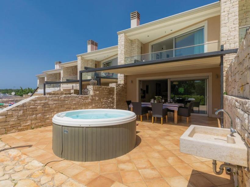 Villa Bobos place with Jacuzzi 46E view 3