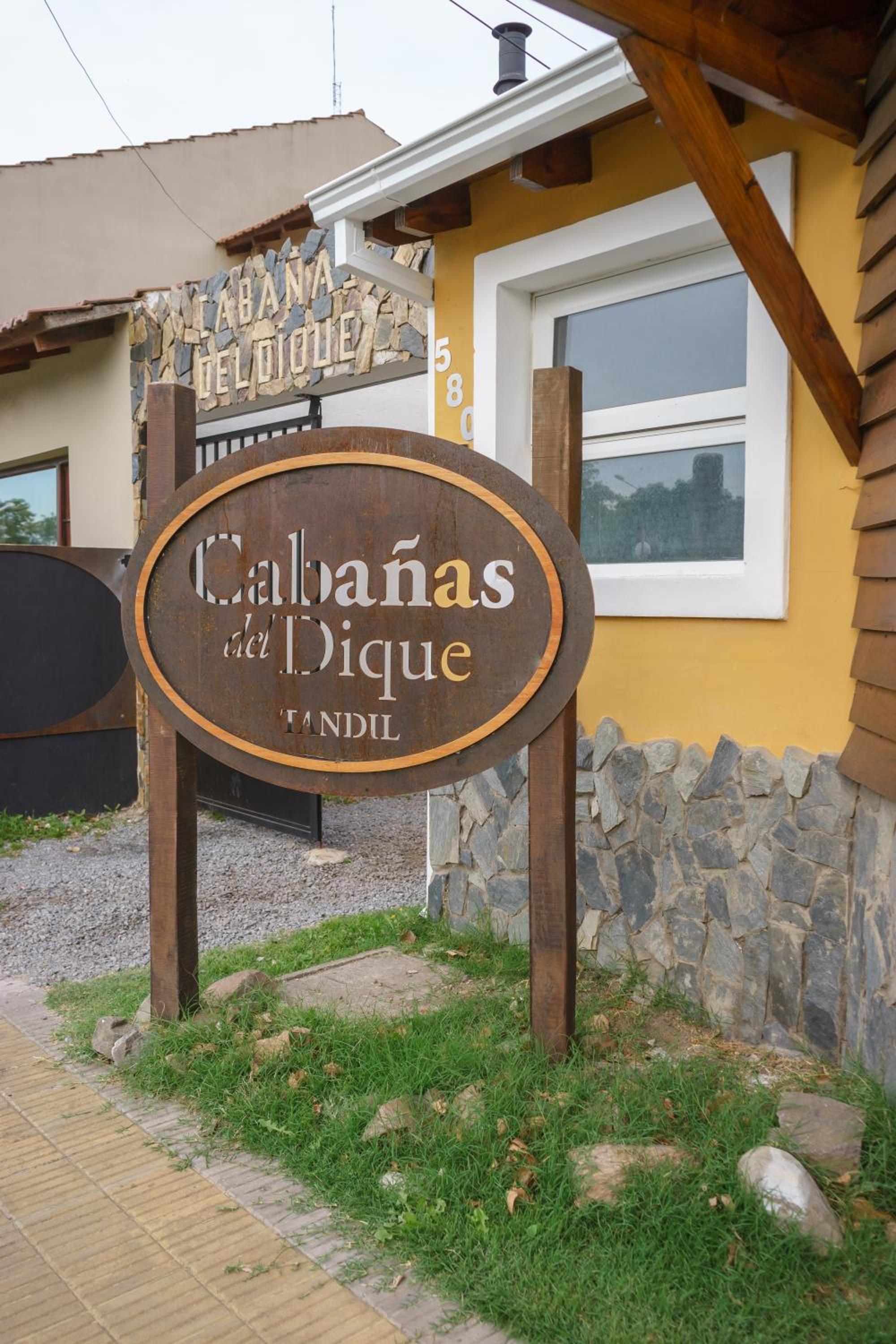 CABAÑAS del DIQUE TANDIL