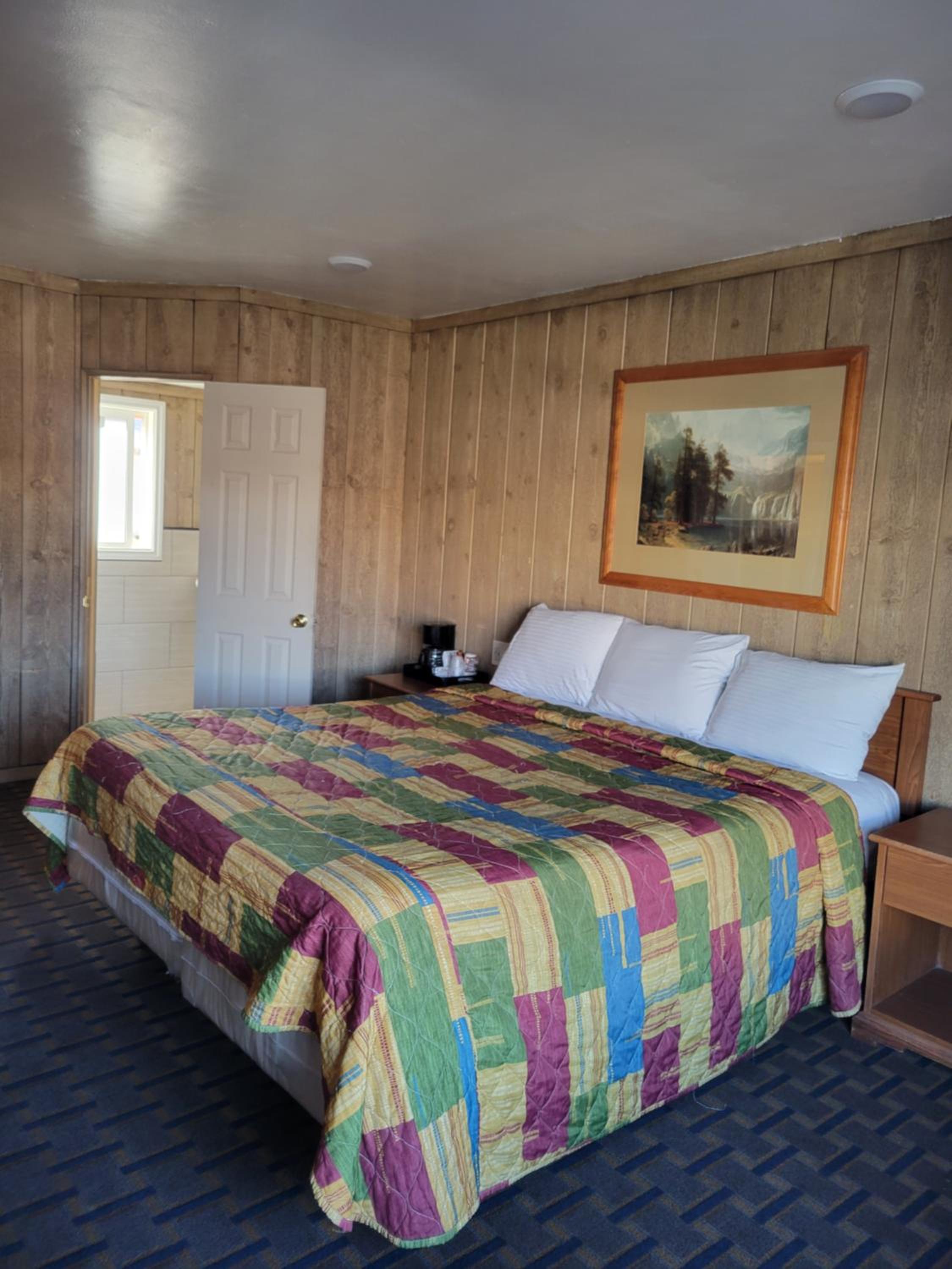 Bishop Vacations - Townhouse Motel - Property Image 8