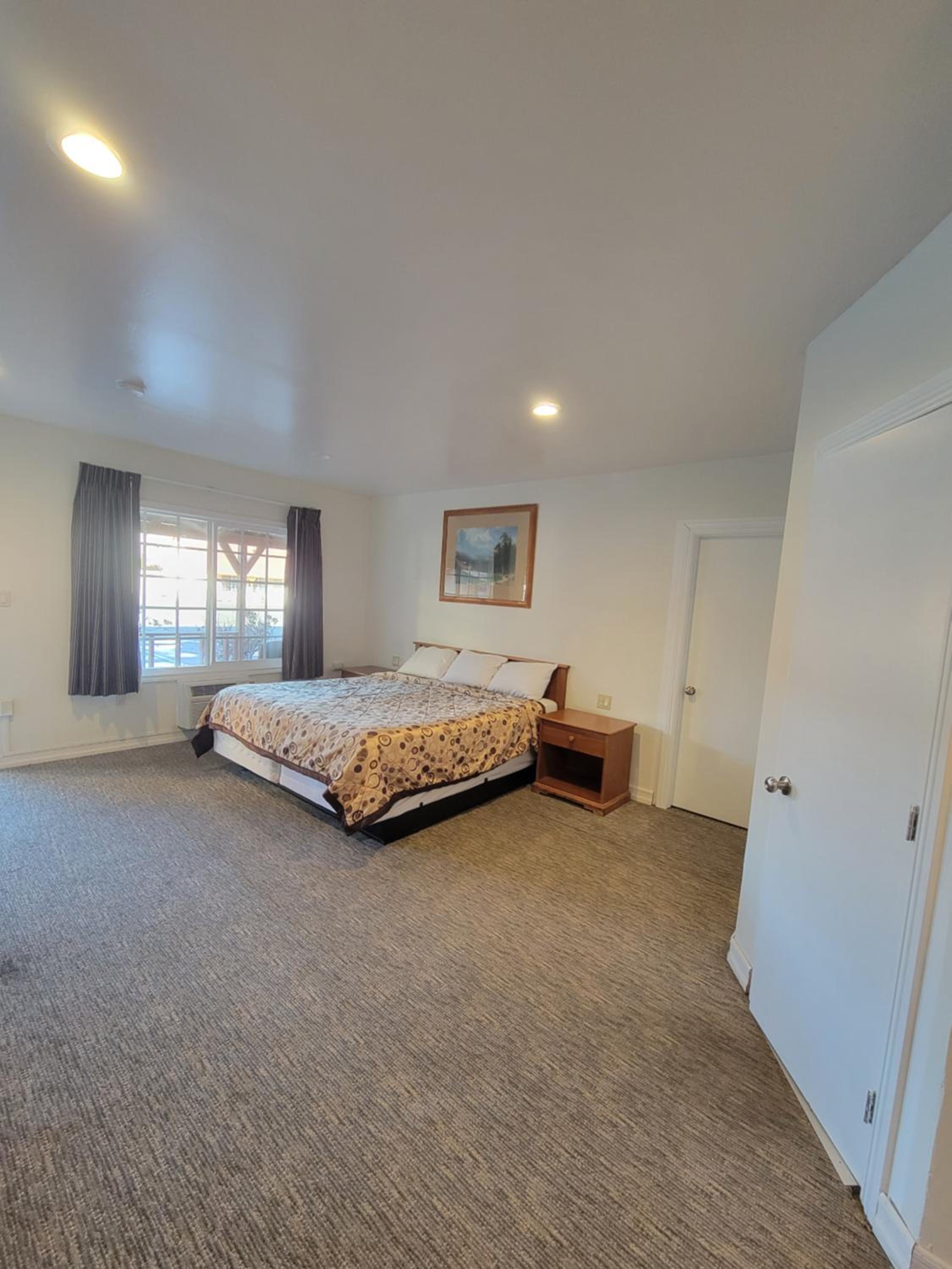 Bishop Vacations - Townhouse Motel - Property Image 10