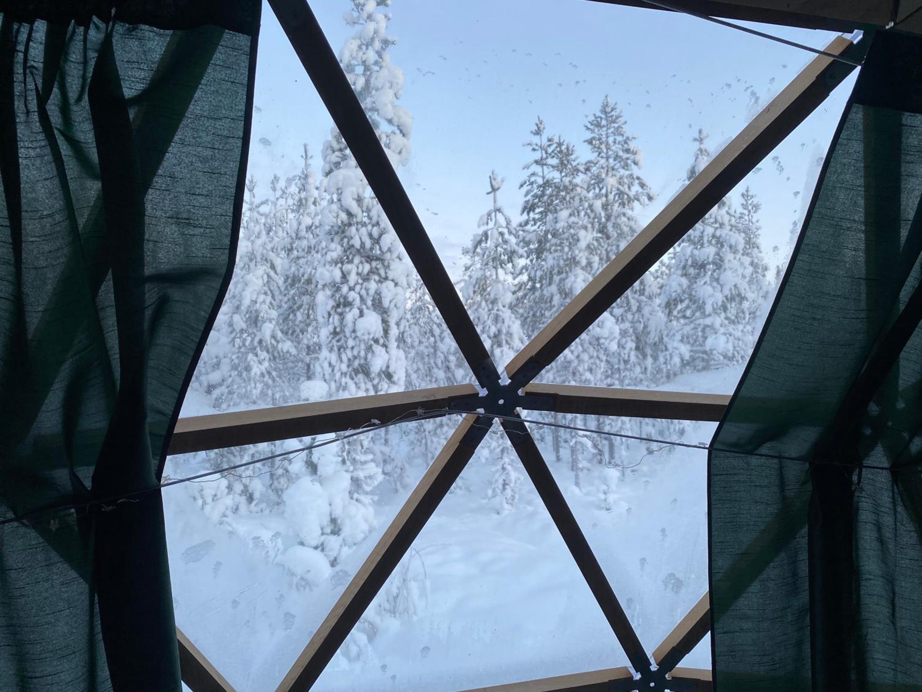 Private Jacuzzi Igloo bedroom in Aurora Lounge Hotel with shared sauna and pet friendly