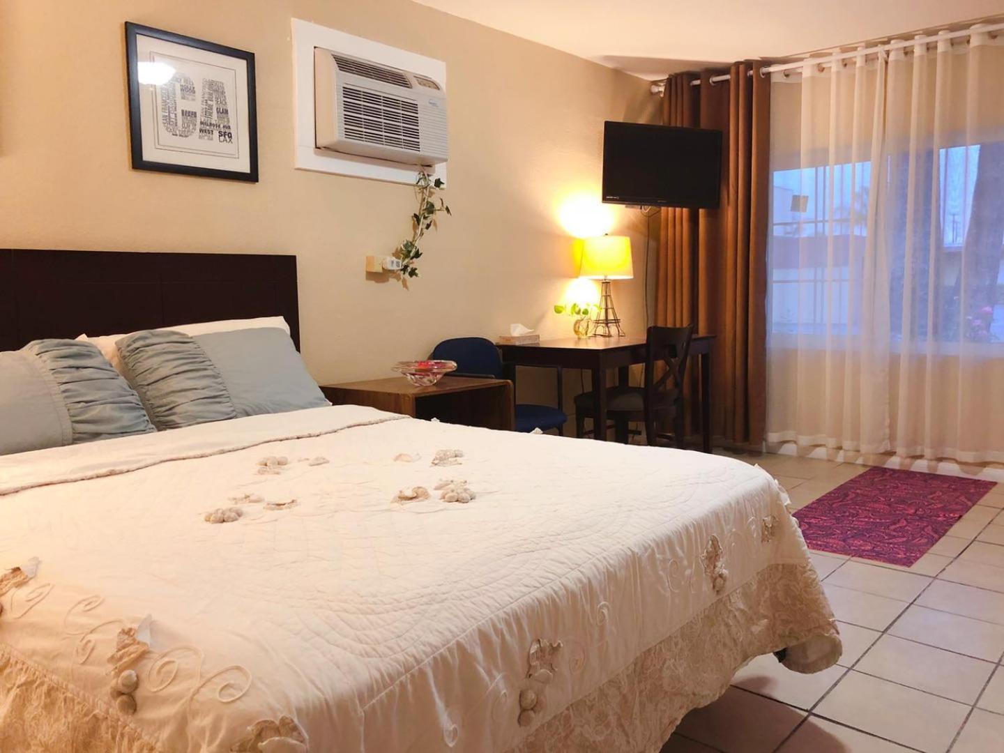 Hemet Vacations - Royal Inn and Suites - Property Image 1