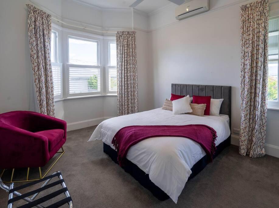 High View Manor - *NEW* 3 Bed Federation with Spa