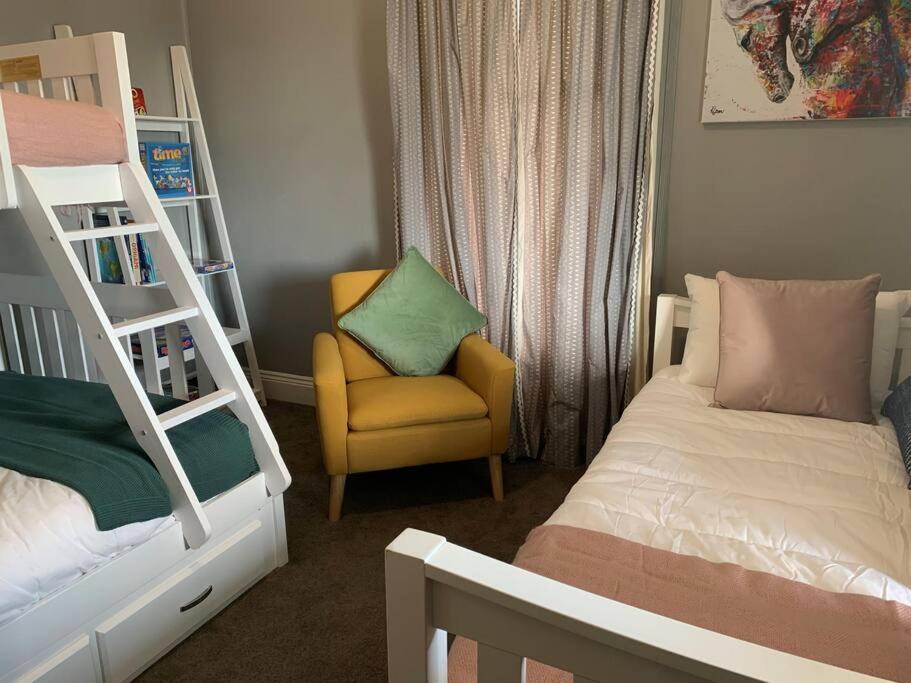 High View Manor - *NEW* 3 Bed Federation with Spa