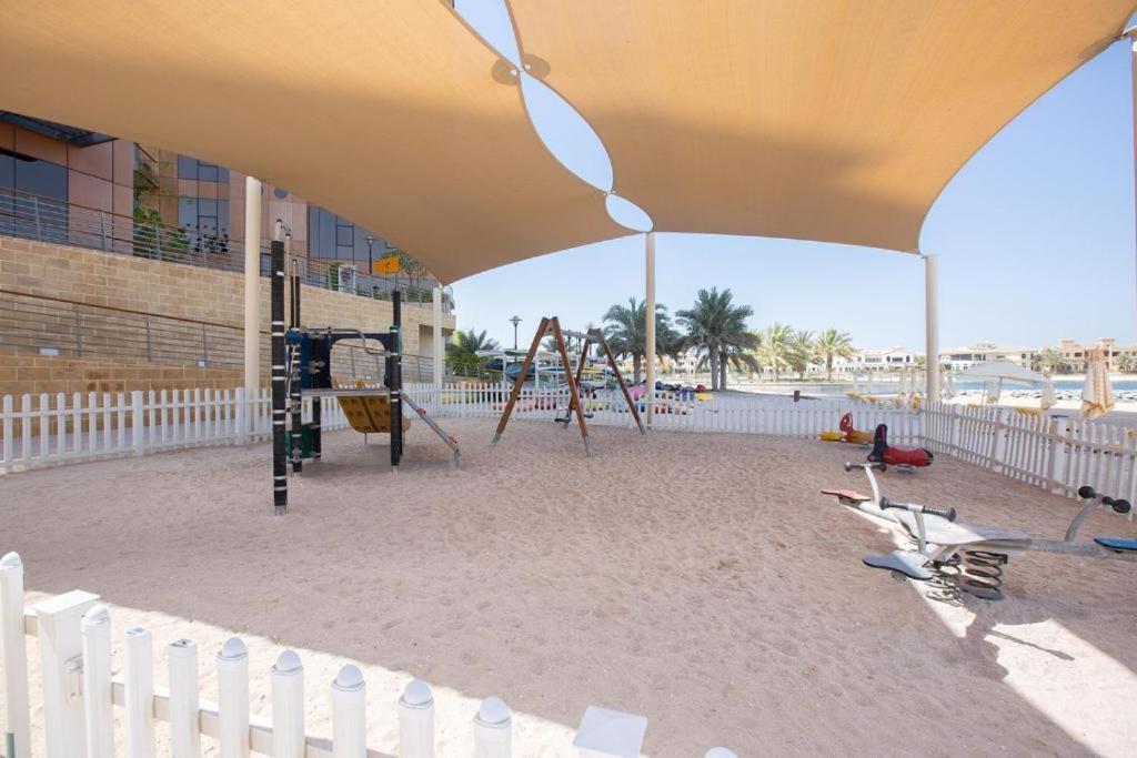 Tiara Residences, Free beach & pool access
