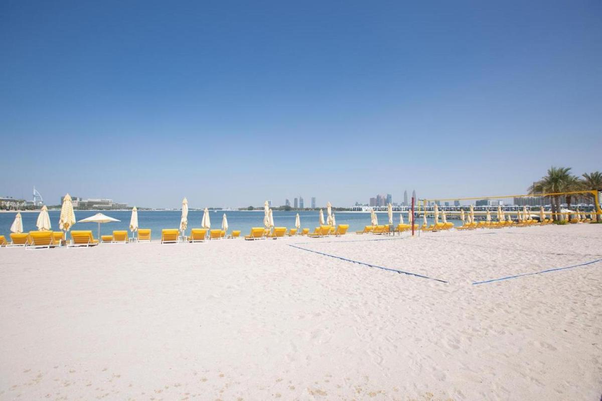 Tiara Residences, Free beach & pool access