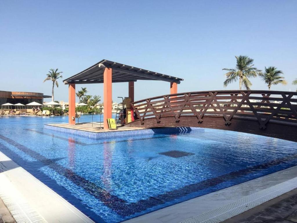 Tiara Residences, Free beach & pool access