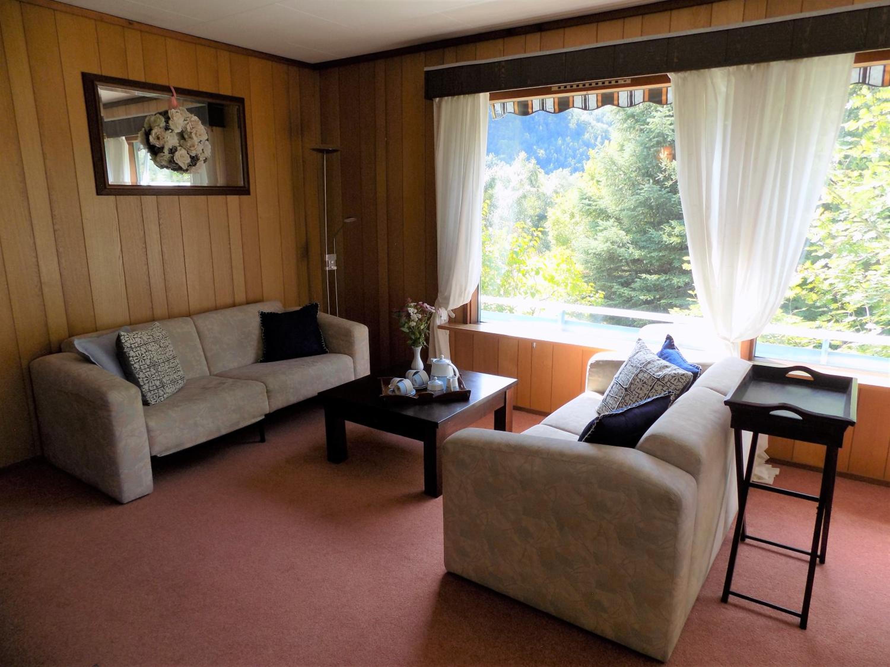 Kråkehaugen Feriehus, a perfect holiday retreat near Åheim view 4