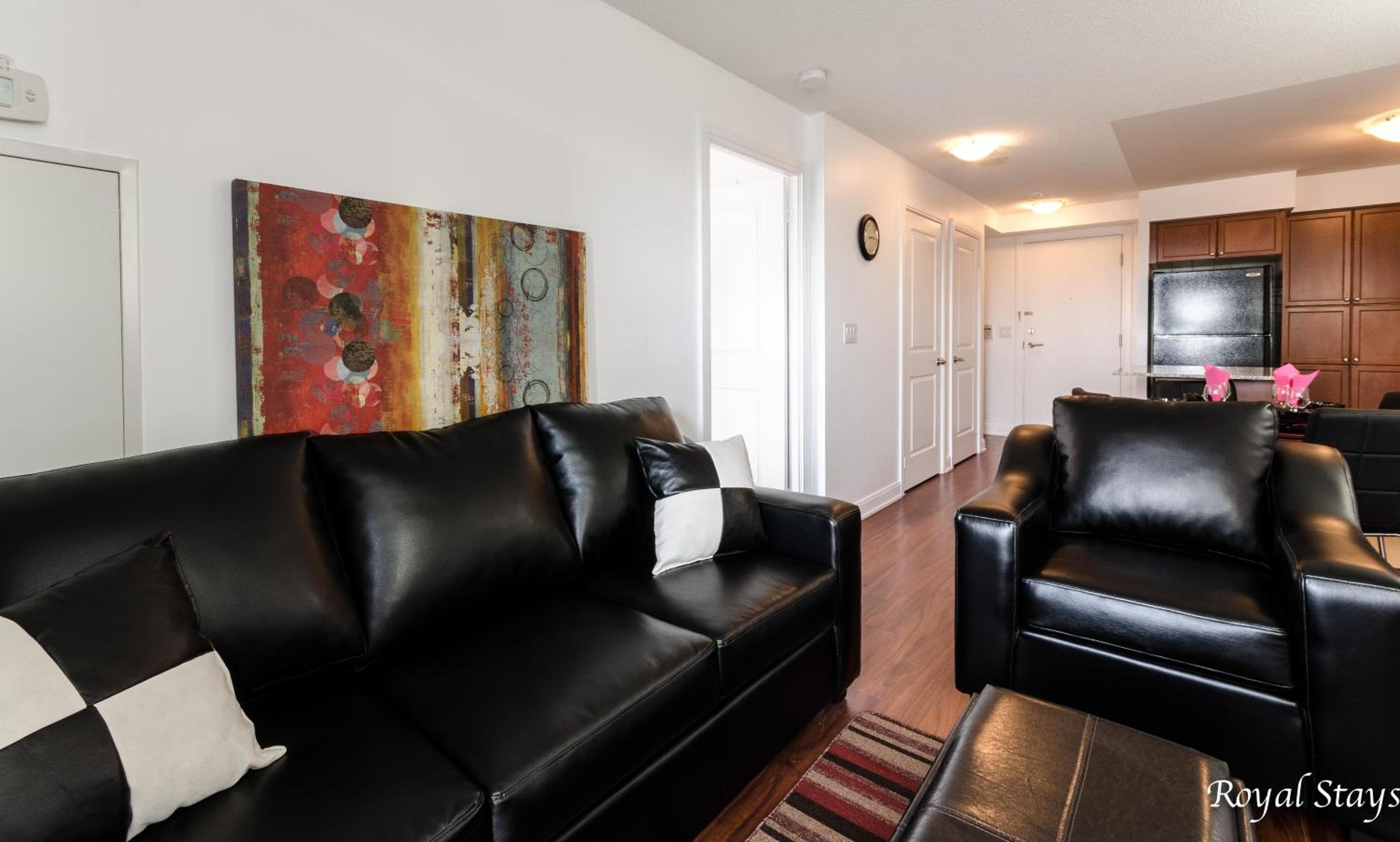 Royal Stays Furnished Apartments - Square One