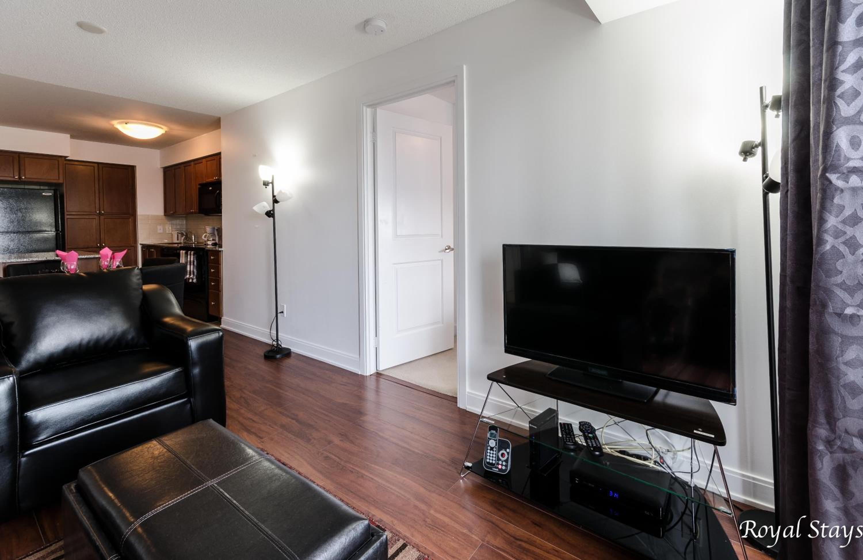 Royal Stays Furnished Apartments - Square One