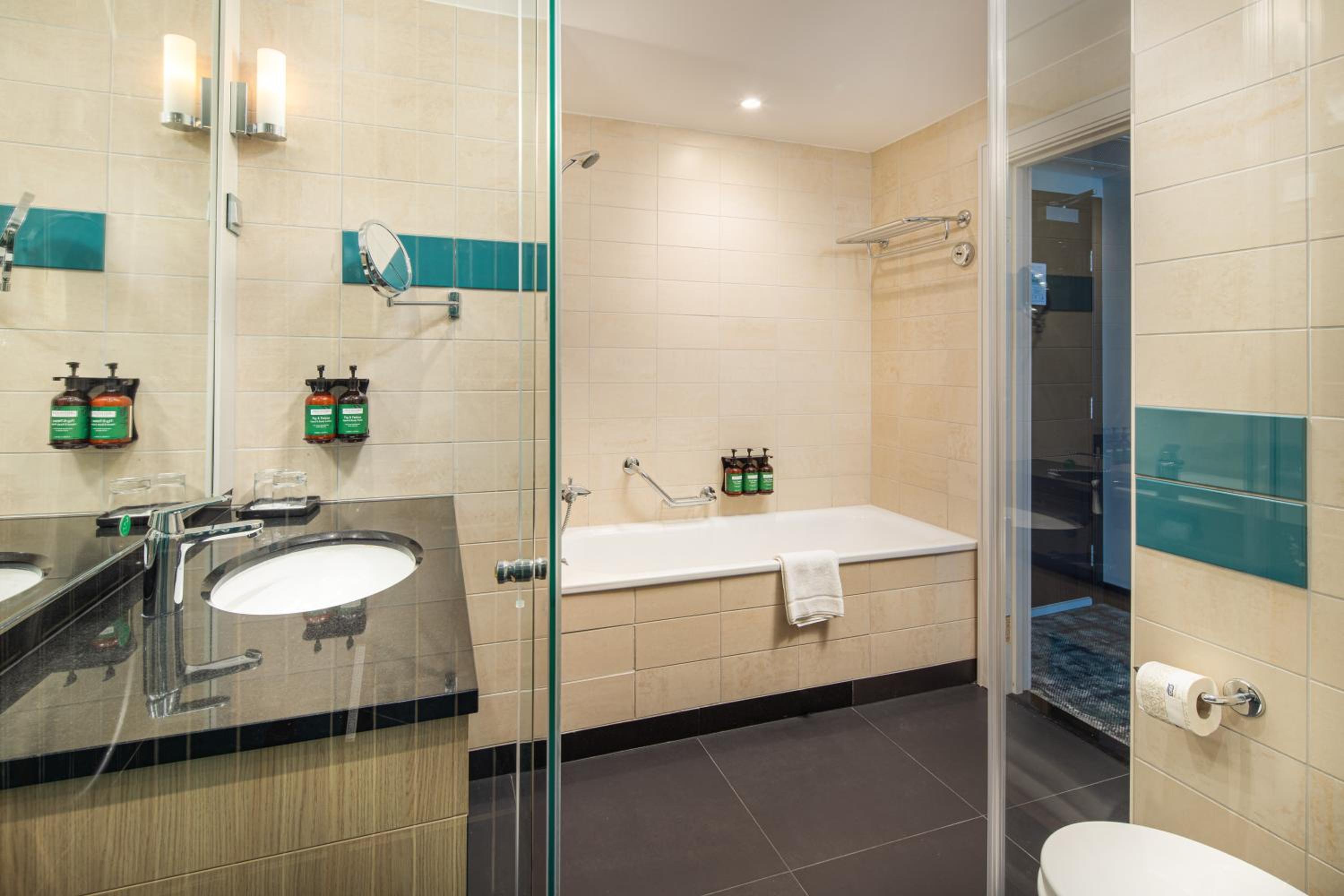 Crowne Plaza Budapest by IHG 4