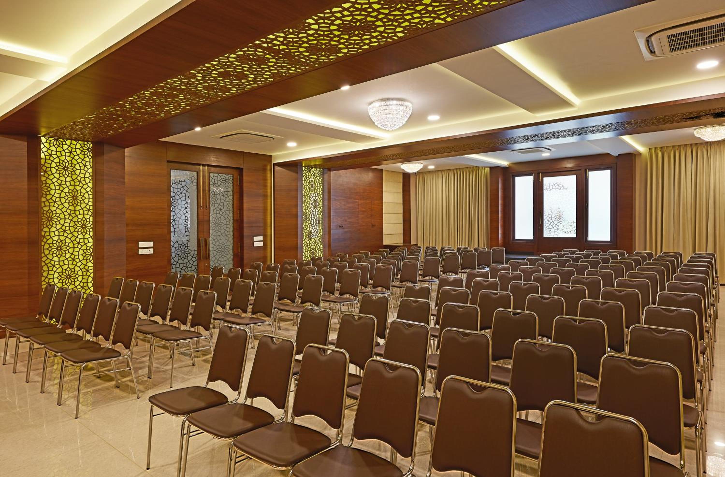 Hotel Kamar Residences and Banquets