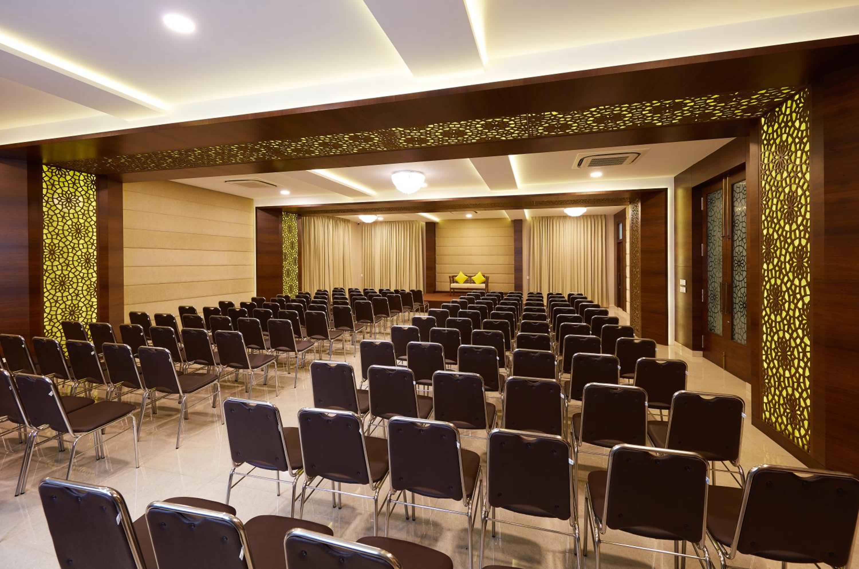 Hotel Kamar Residences and Banquets