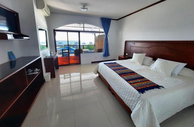 Galápagos Casa Playa Mann