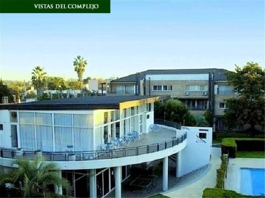 Departamento en barrio privado Complejo las Mercedes