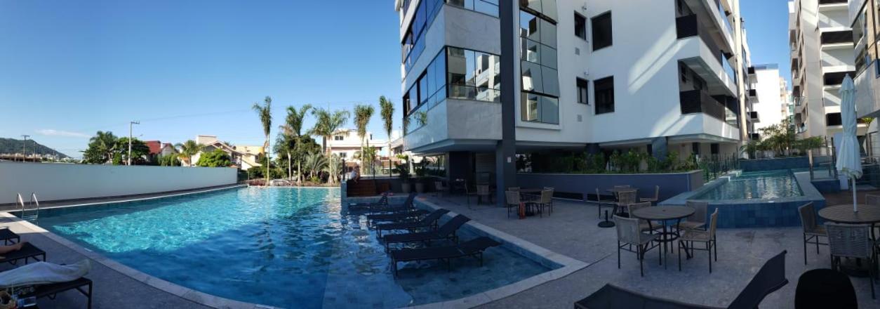 Cobertura Velejar em Condomínio Clube - com Área de Lazer view 3