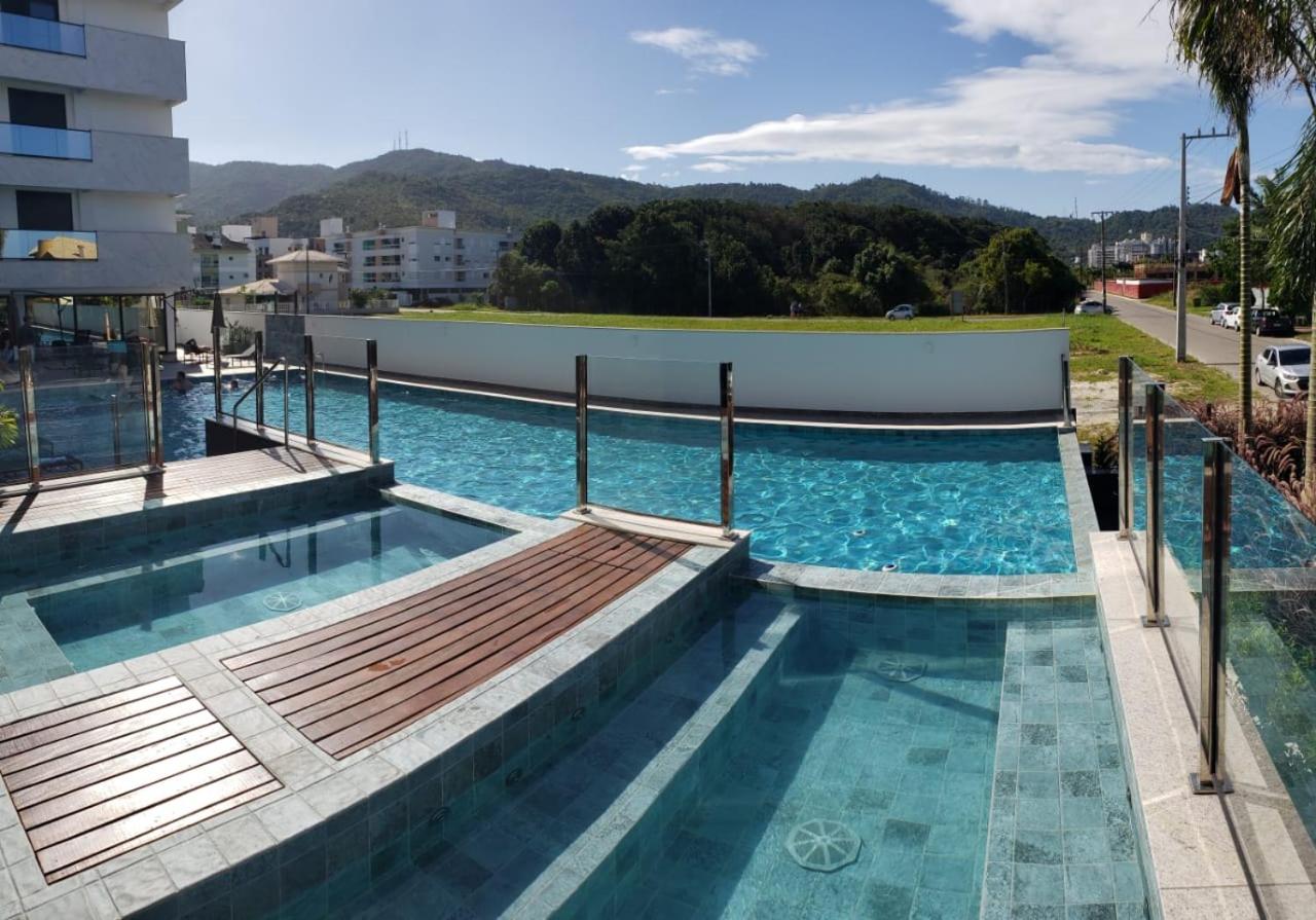 Cobertura Velejar em Condomínio Clube - com Área de Lazer view 4