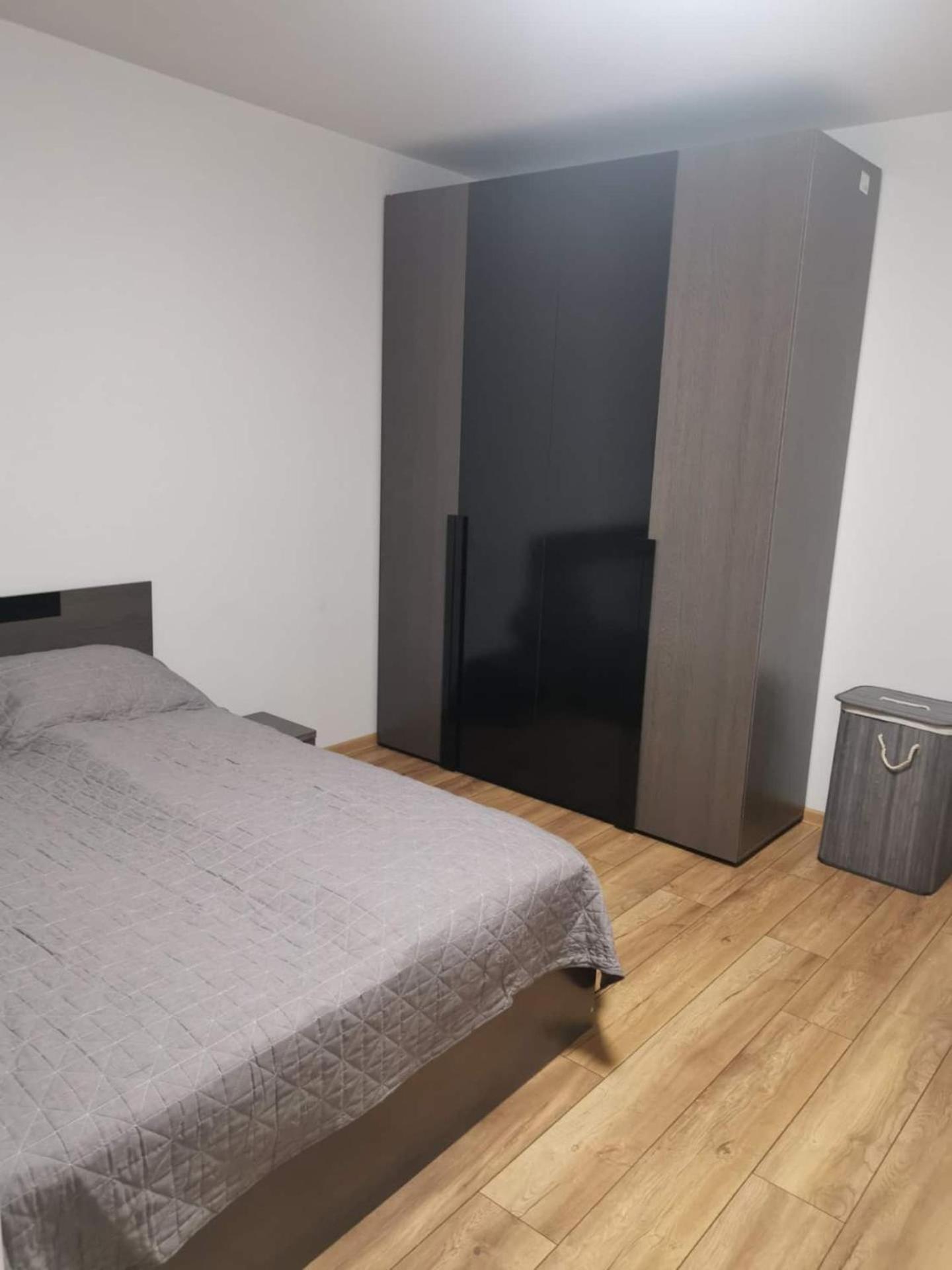 new apartment near city center with free parking view 4