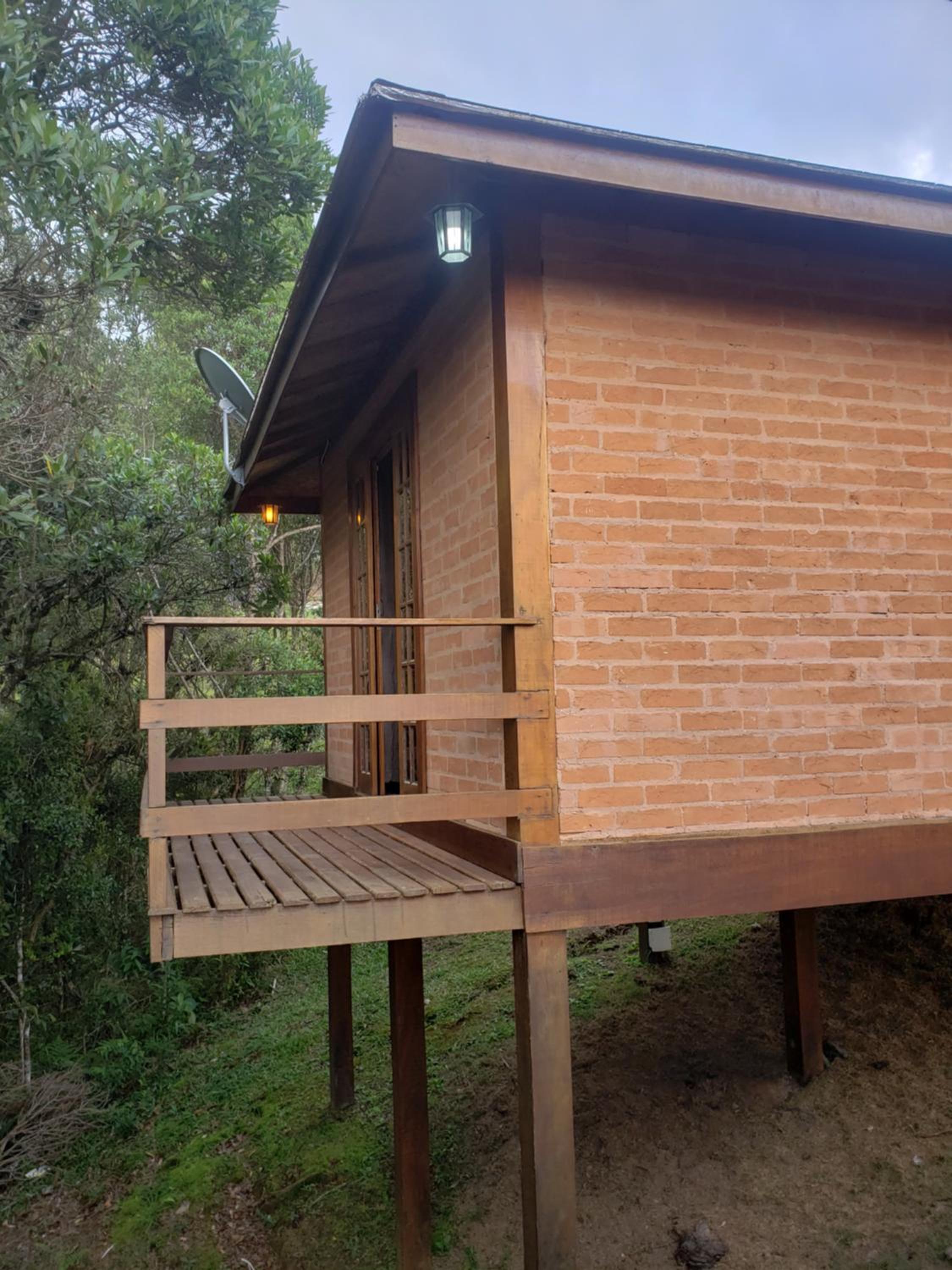 Cabanas Mountain nas montanhas de campos do jordão