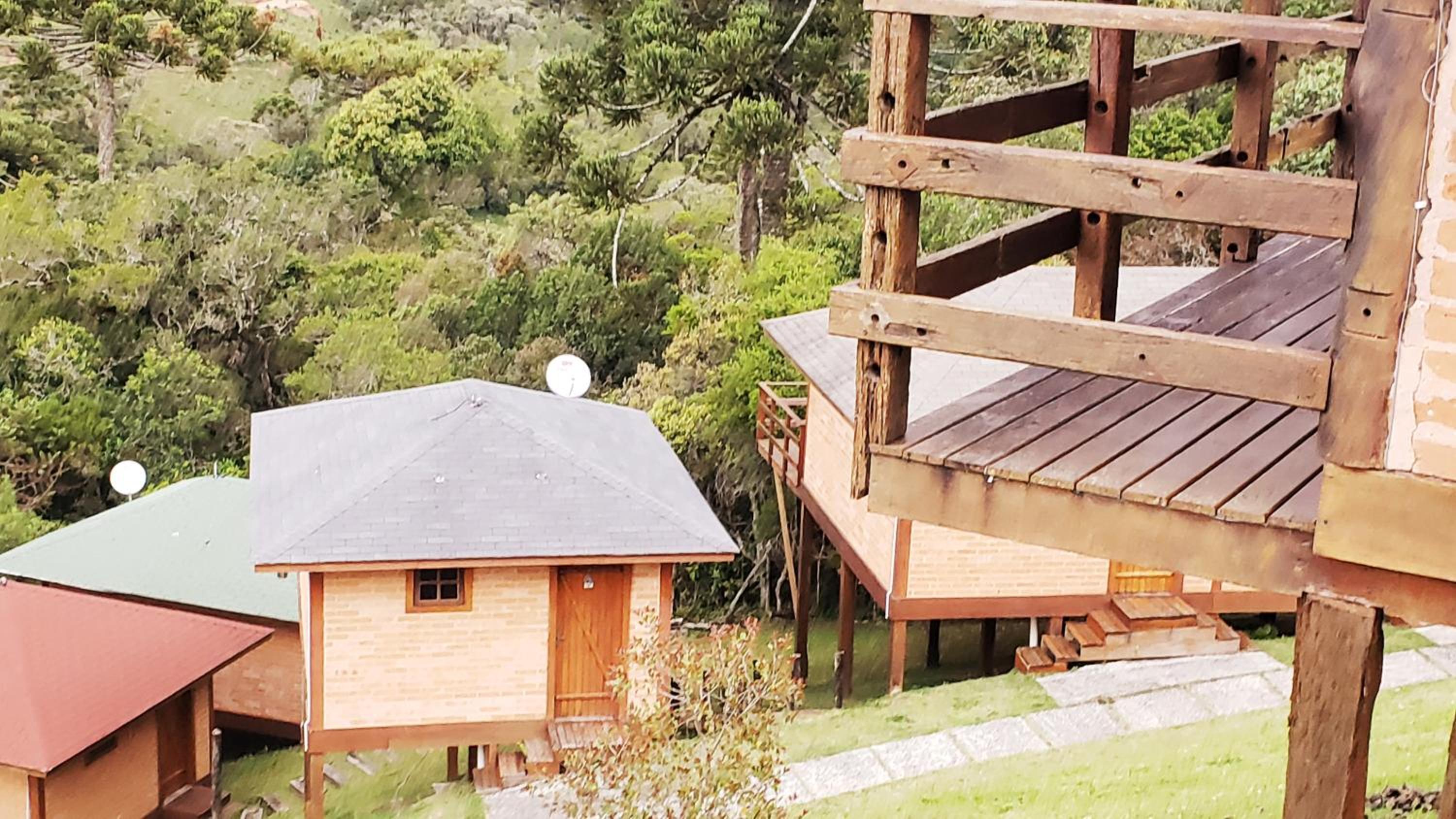 Cabanas Mountain nas montanhas de campos do jordão