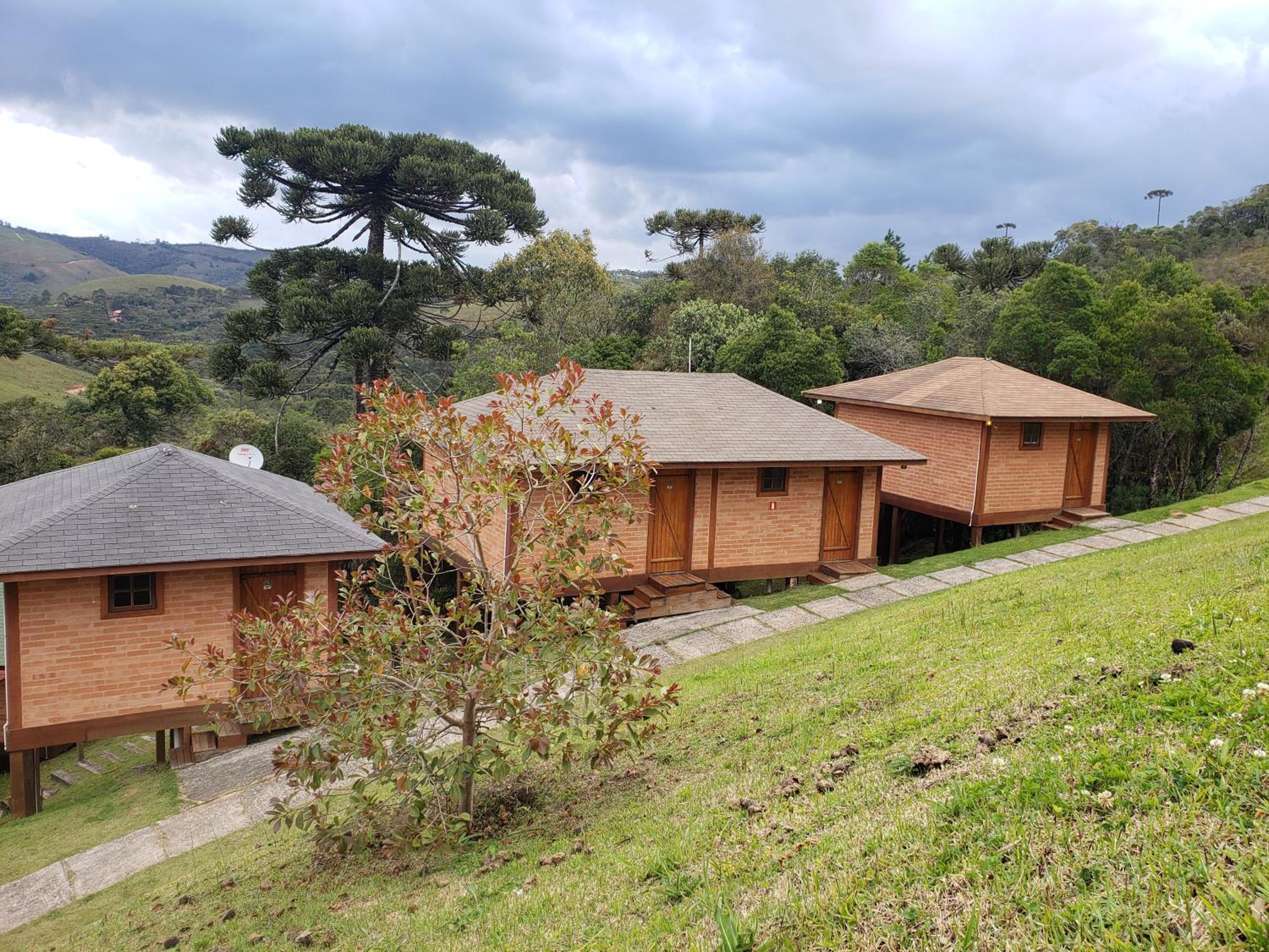 Cabanas Mountain nas montanhas de campos do jordão