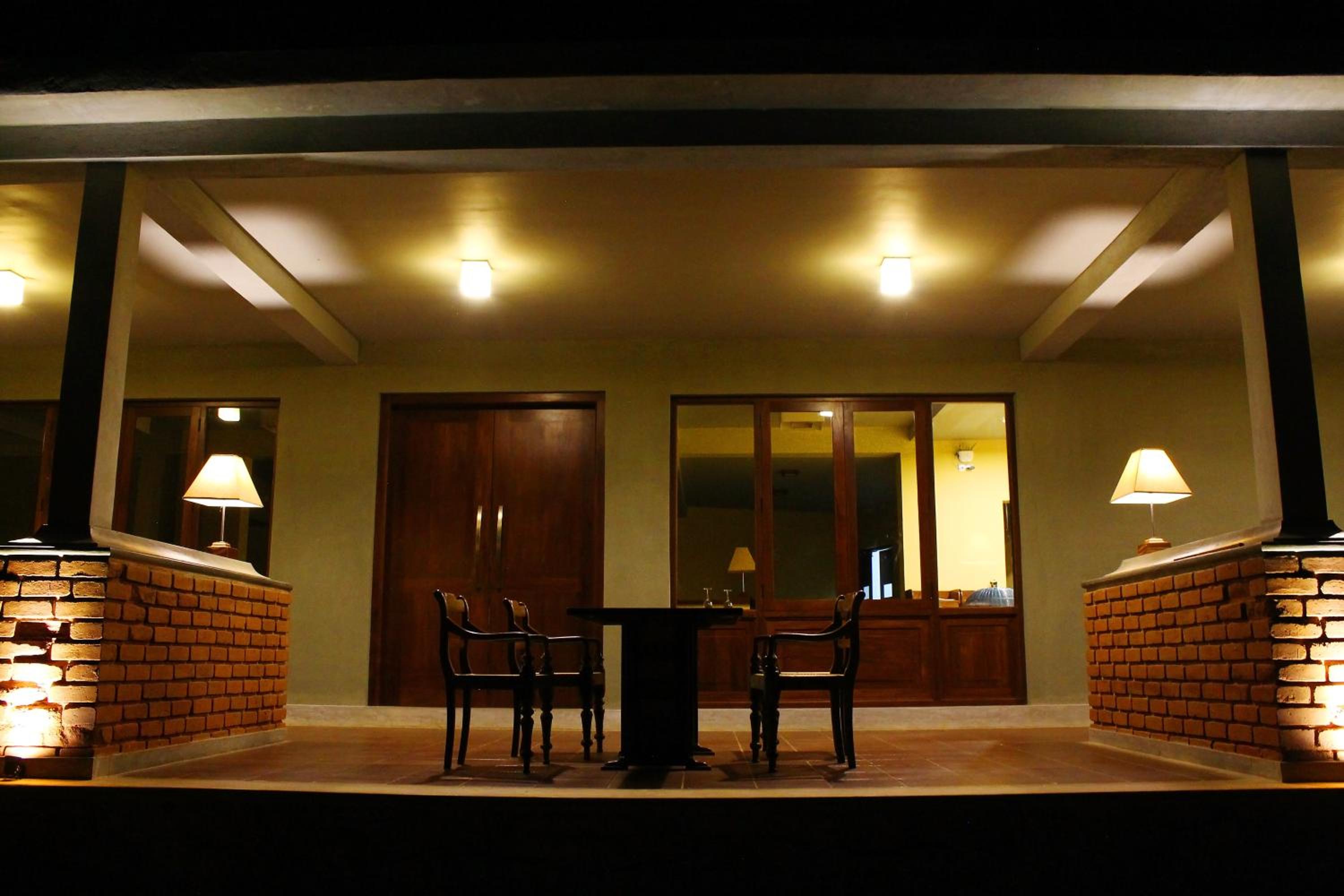 Ehalagala Lake Resort