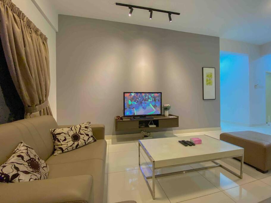 Setiawalk Puchong Penthouse 8-10Pax 4R3B photo 1