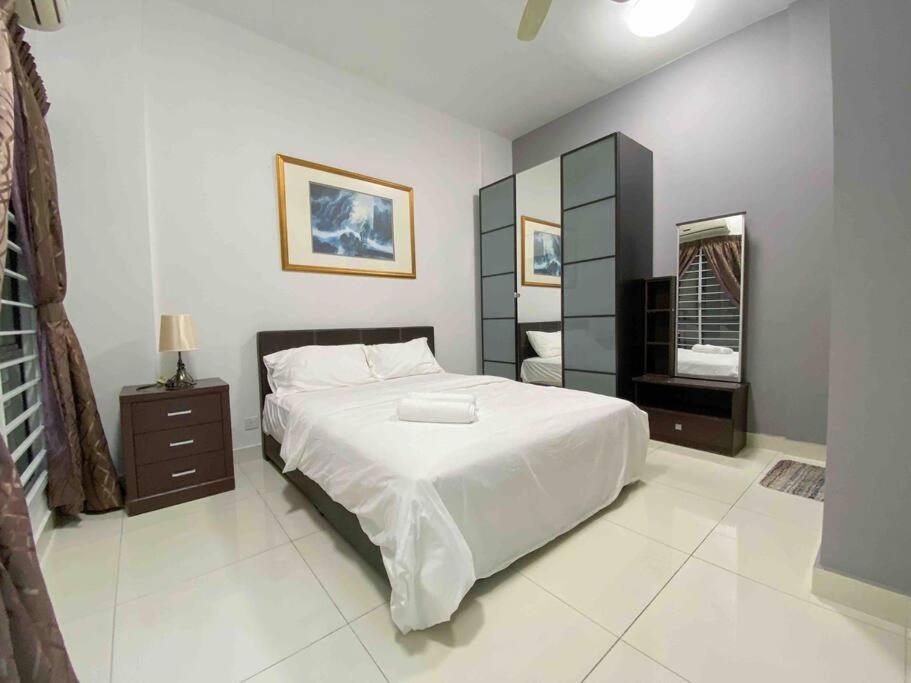 Setiawalk Puchong Penthouse 8-10Pax 4R3B photo 3