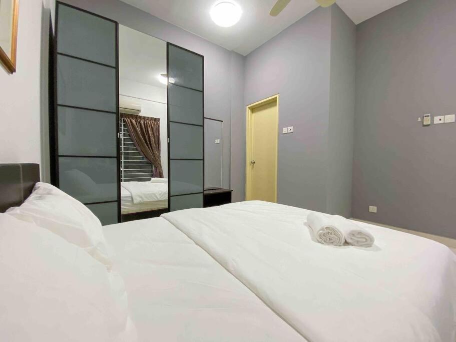 Setiawalk Puchong Penthouse 8-10Pax 4R3B photo 6