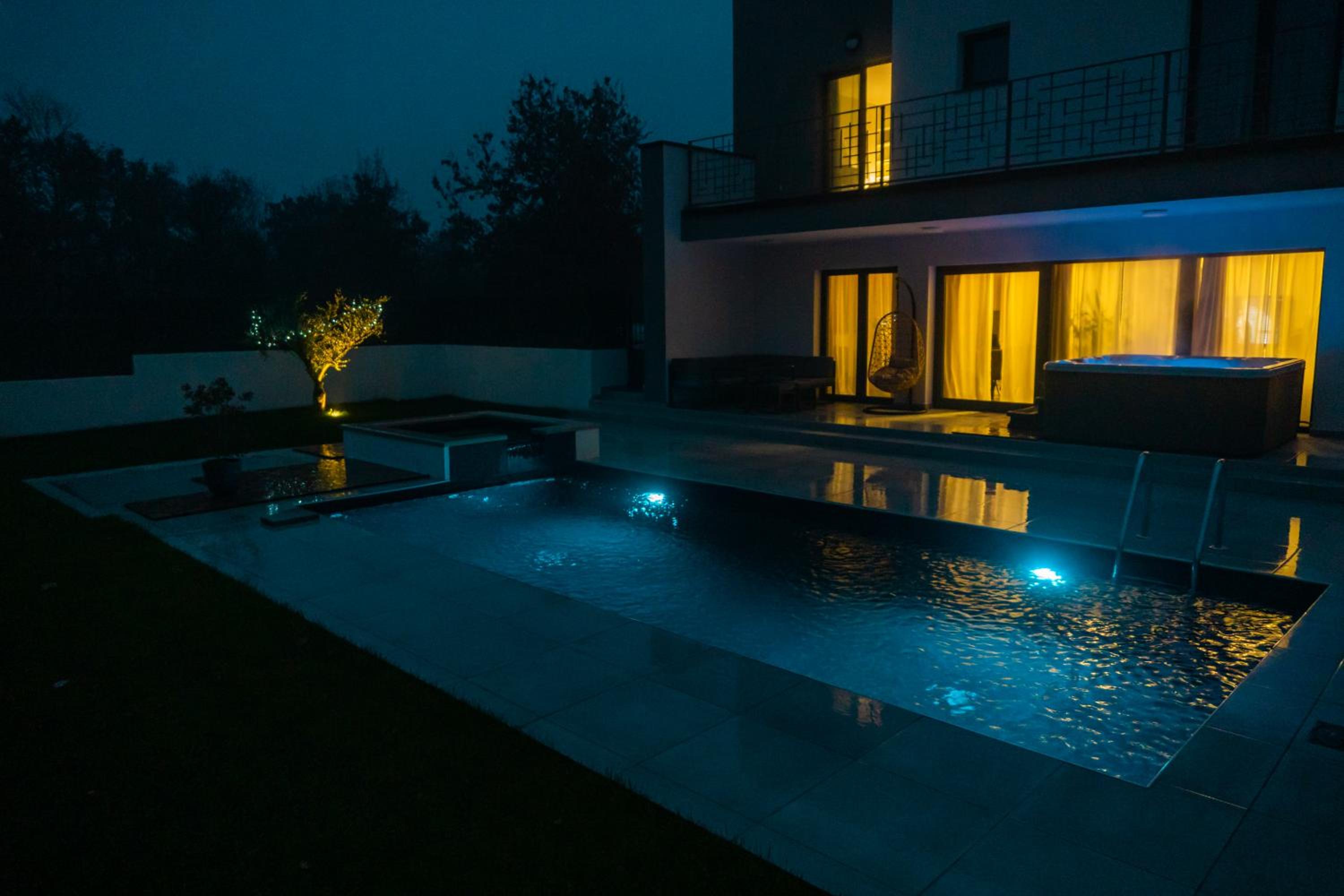 Villa Piante - Pool, Whirlpool view 2