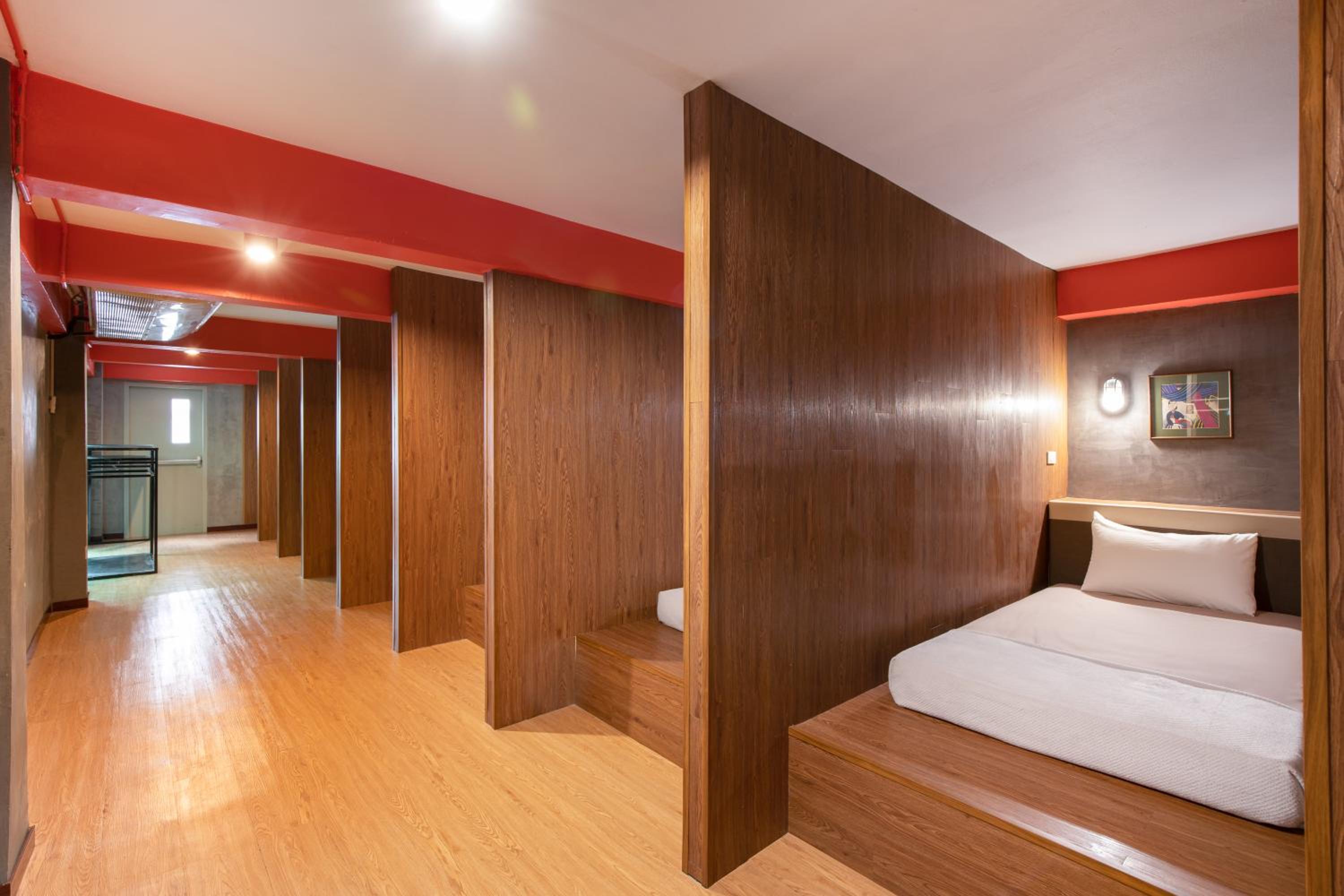 Buri Hostel Bangkok view 3