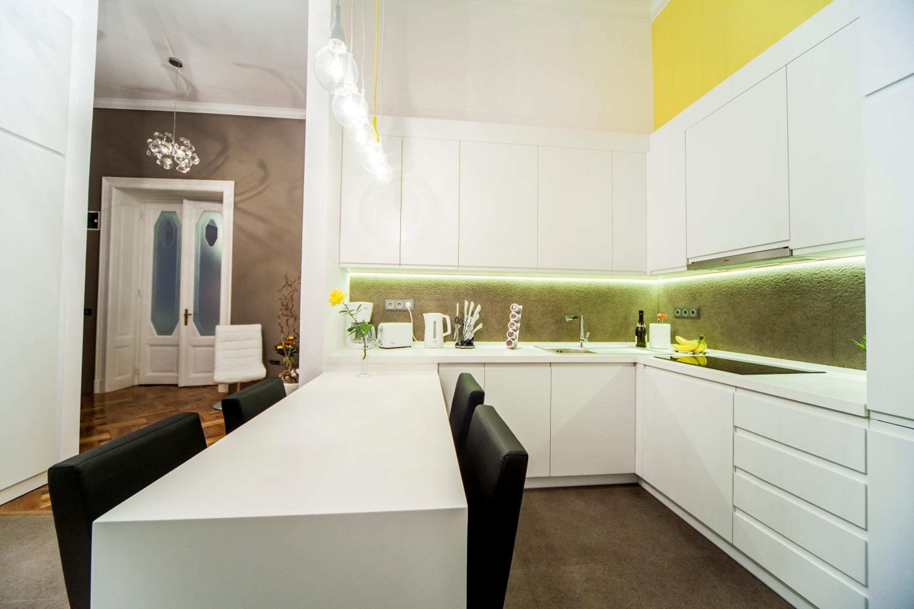 Matei Corvin Deluxe Apartment