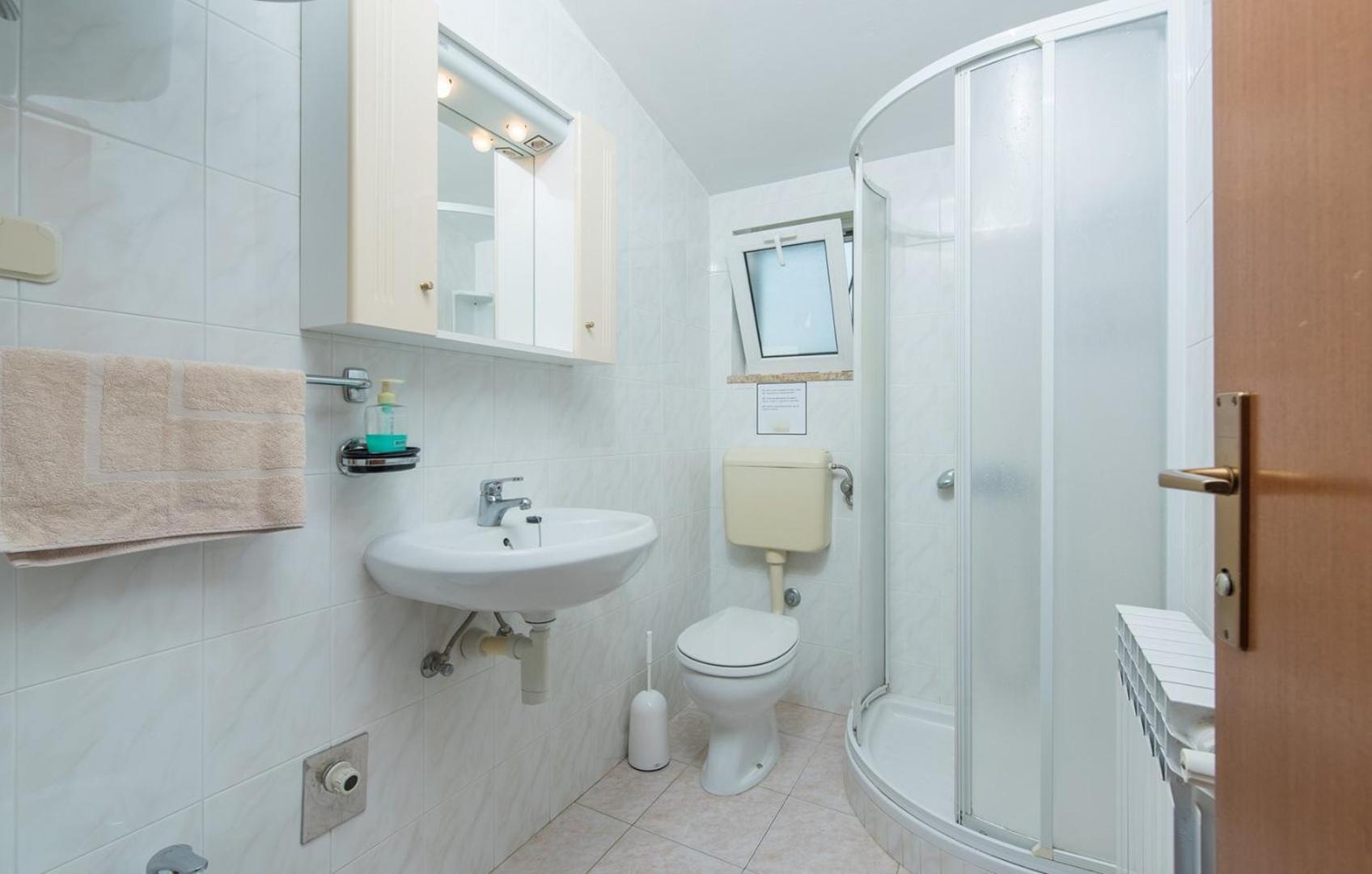 Villa Anita with common Pool - Property Image 18