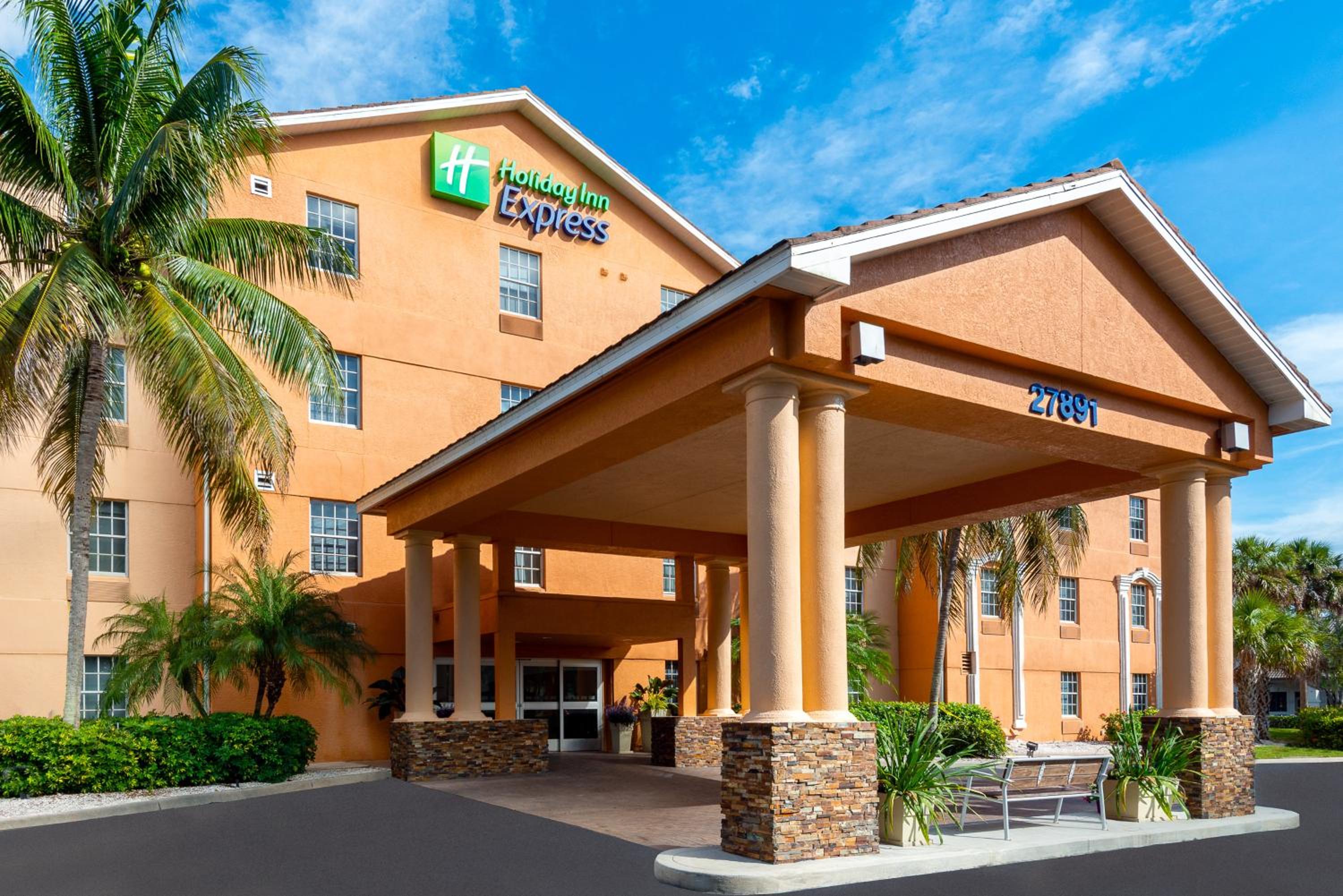 Hotel Holiday Inn Express & Suites Naples North - Bonita Springs By Ihg