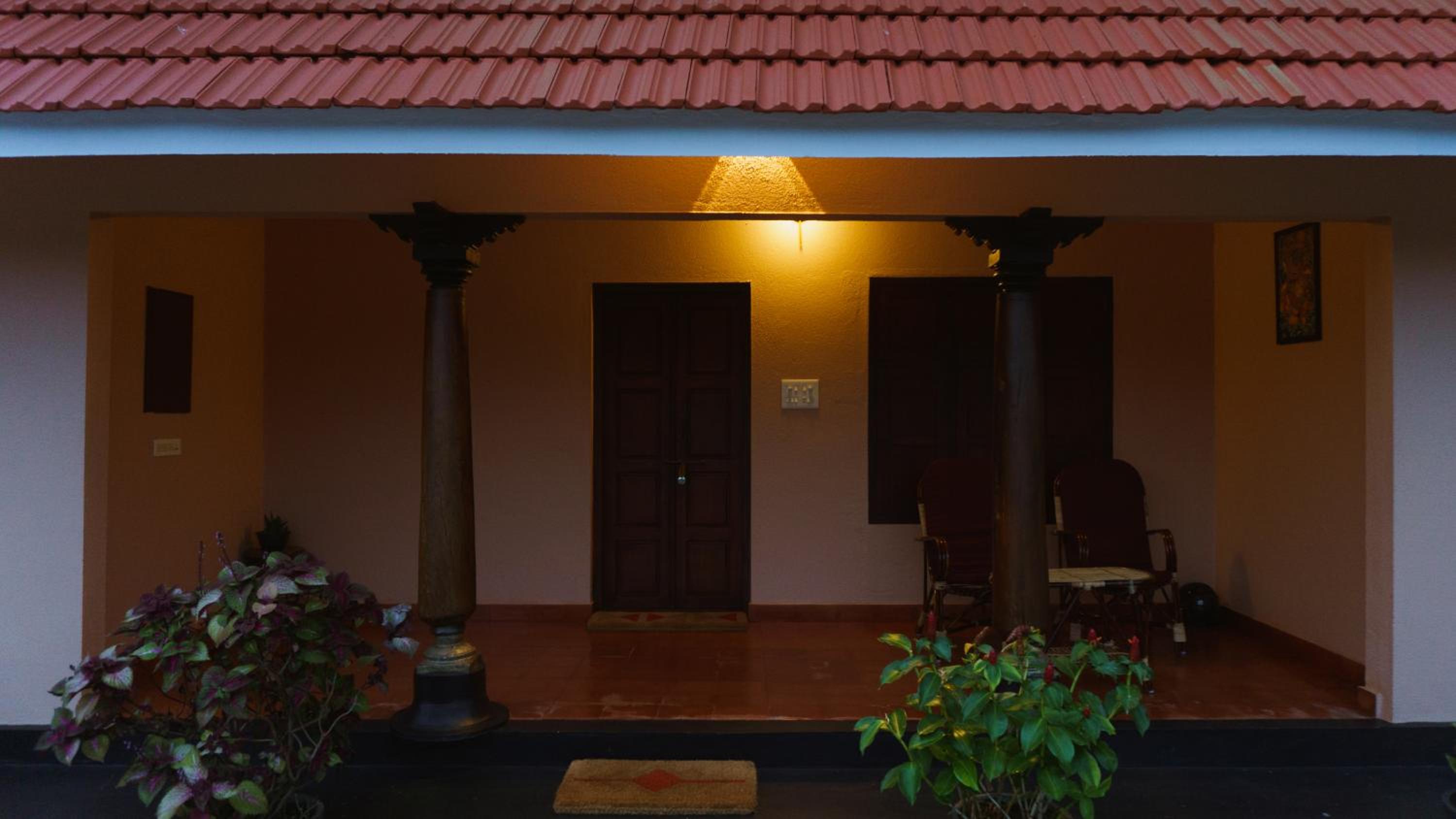 CANALVIEW PRIVATE COTTAGE Azhikkal Ayiram Thengu view 4