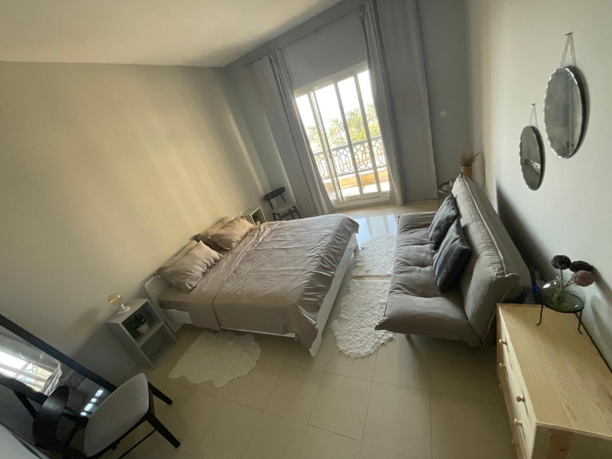 Lovely 1 bedroom holiday home on the beach