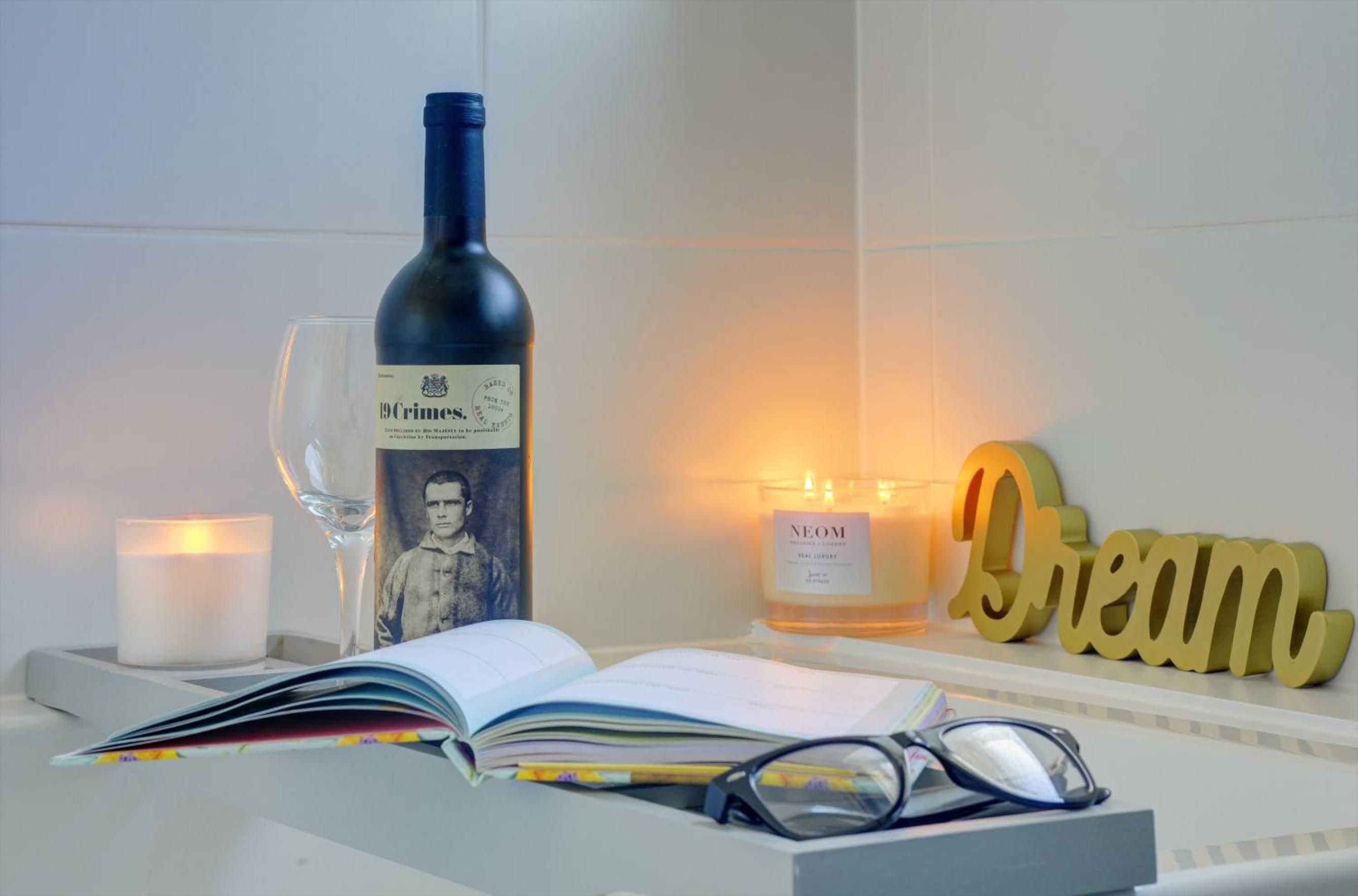 Inspire Homes 2-Bed Sleeps 5 near Leamington & M40 view 2