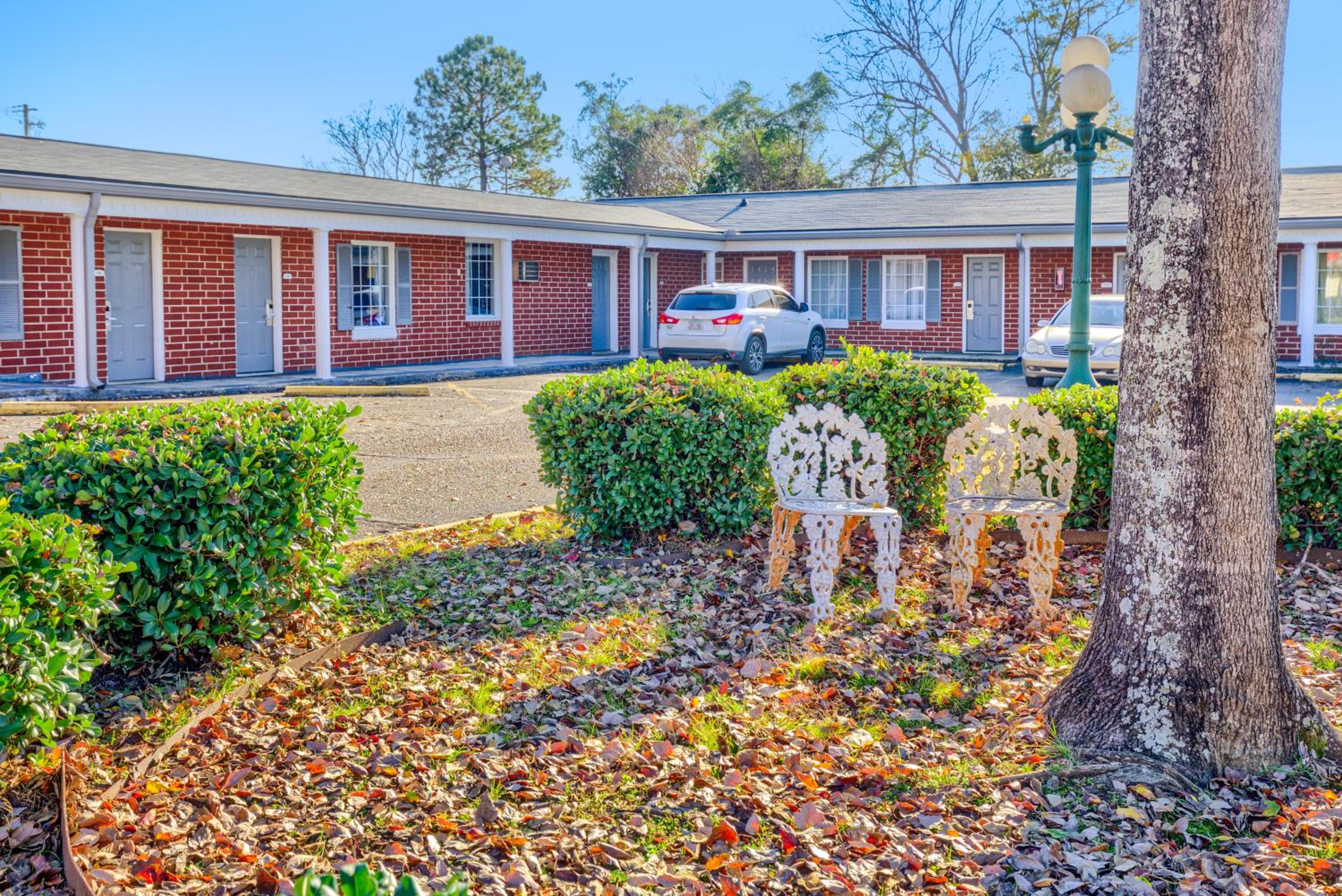 Adams Inn