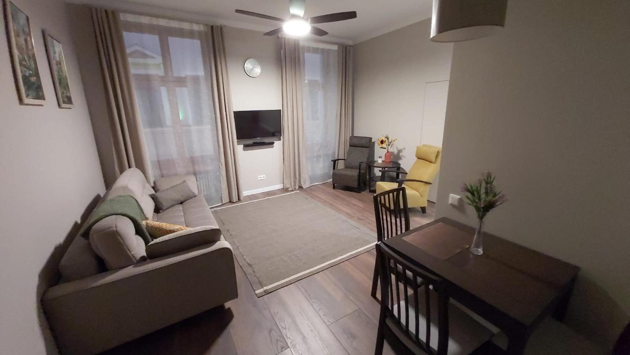 Old Town Modern Apartment