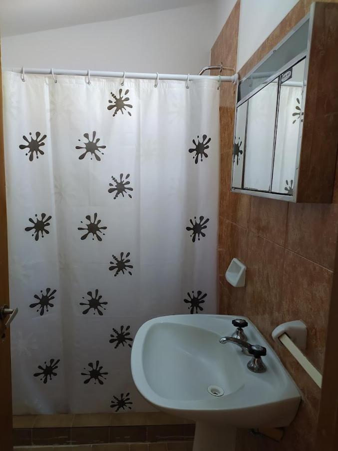 CHALET NATURALEZA - Villa Rumipal - Córdoba - A 50 mts del Lago - Vista al Lago