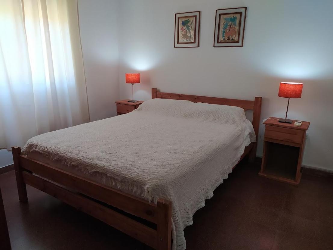 CHALET NATURALEZA - Villa Rumipal - Córdoba - A 50 mts del Lago - Vista al Lago