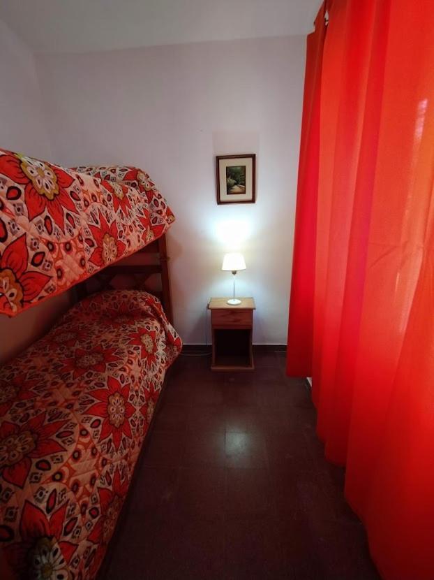 CHALET NATURALEZA - Villa Rumipal - Córdoba - A 50 mts del Lago - Vista al Lago