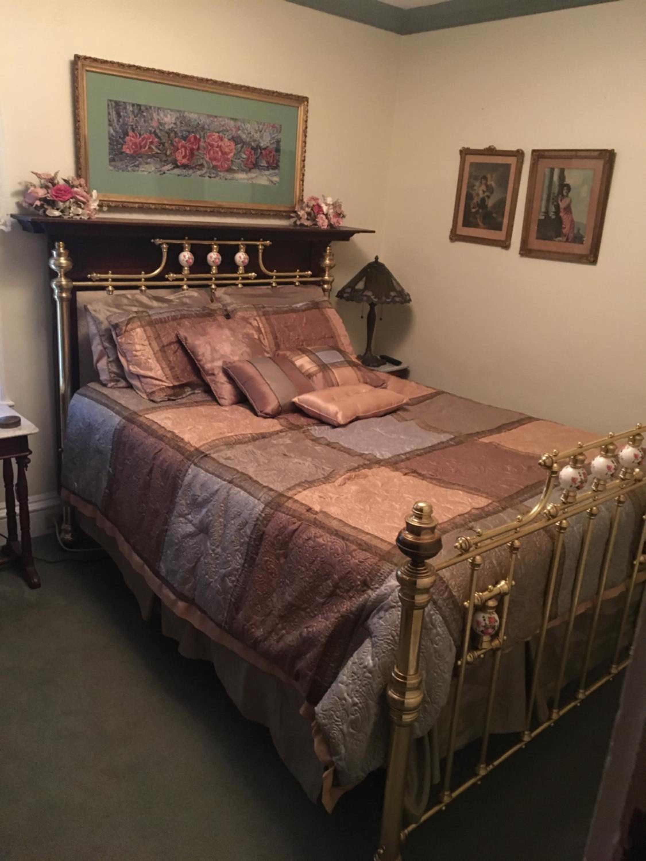 Raindrops On Roses Bed & Breakfast view 4
