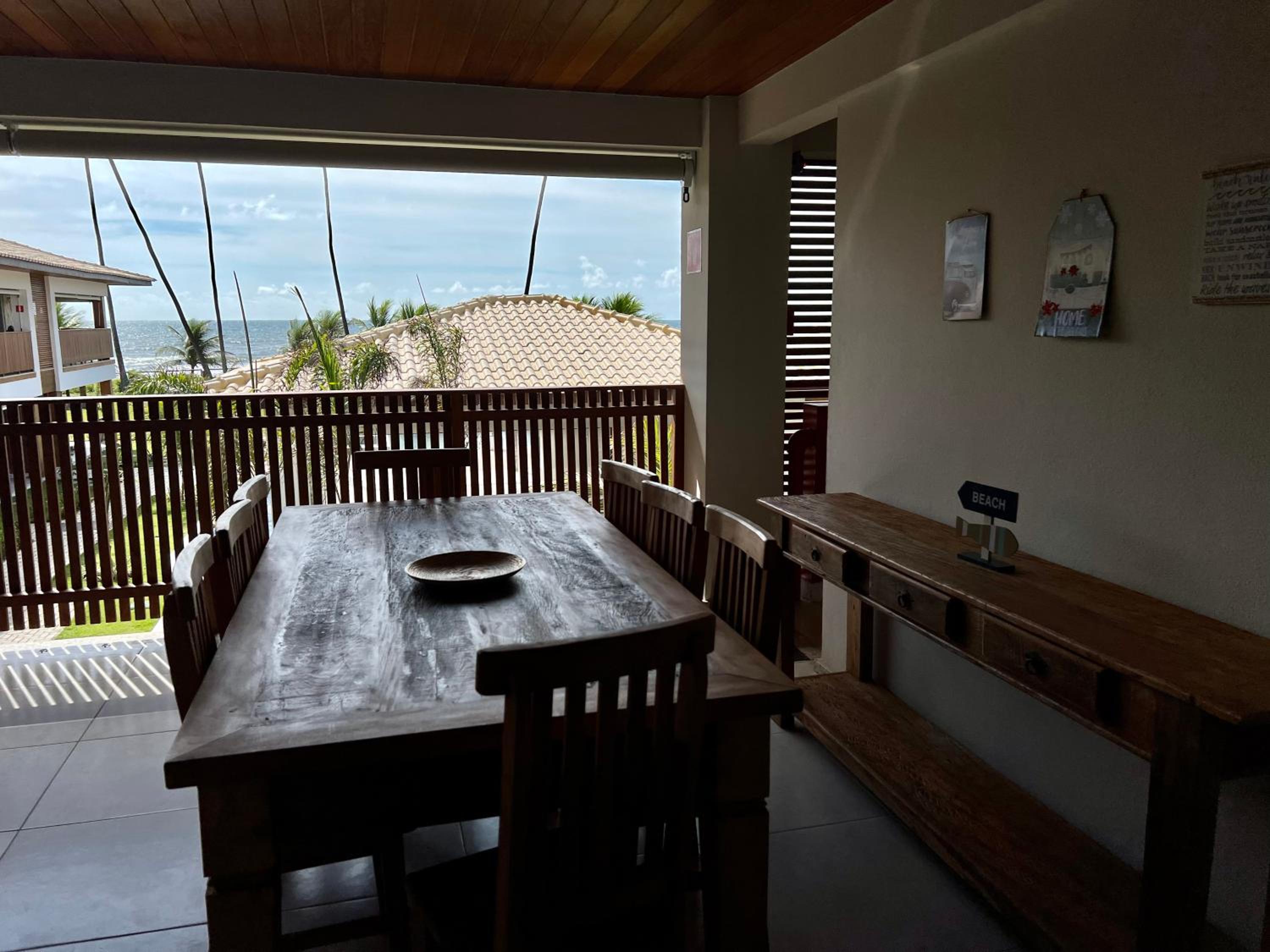 Apto novo Imperia Lounge pé-na-areia Itacimirim