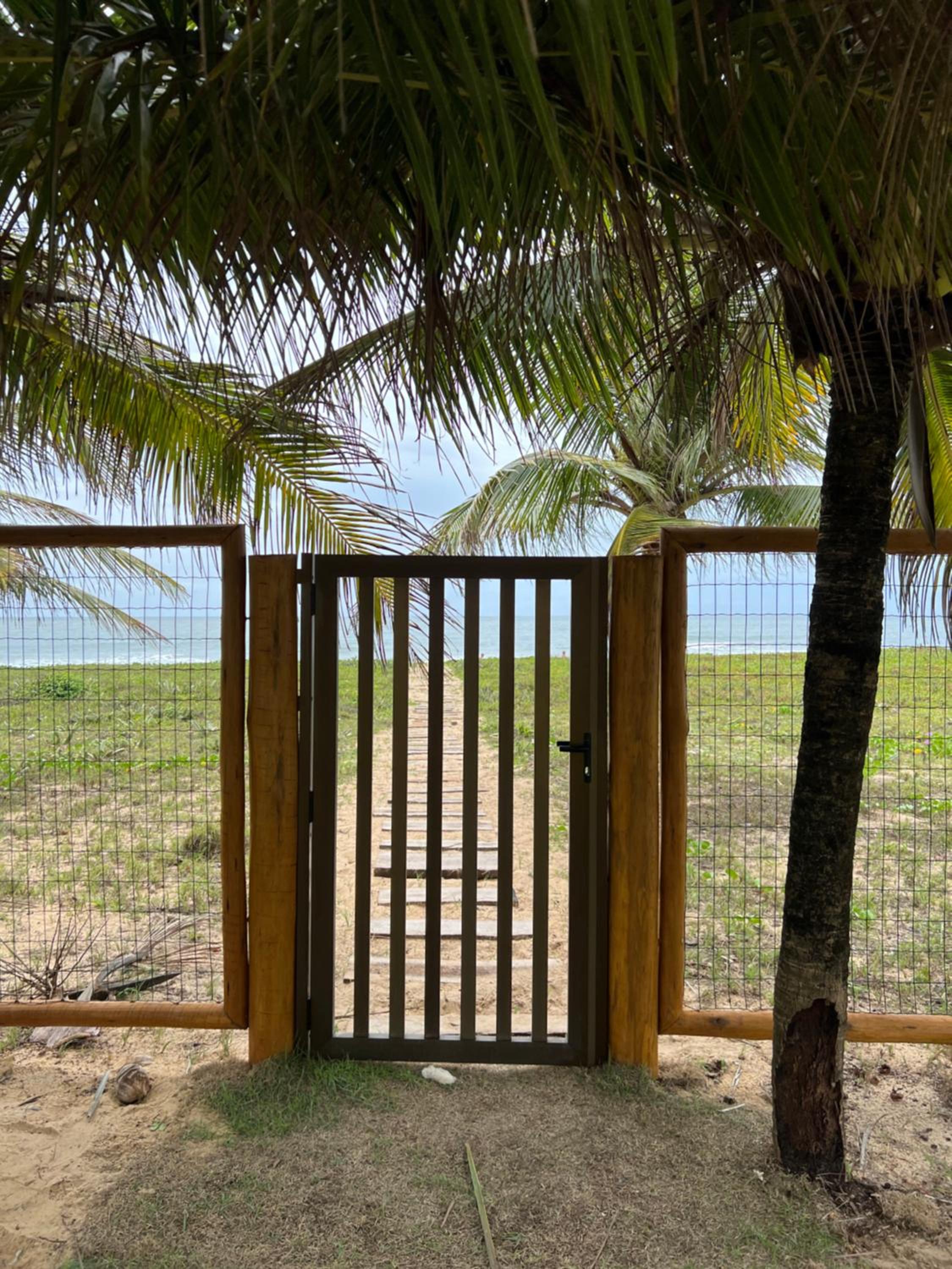 Apto novo Imperia Lounge pé-na-areia Itacimirim