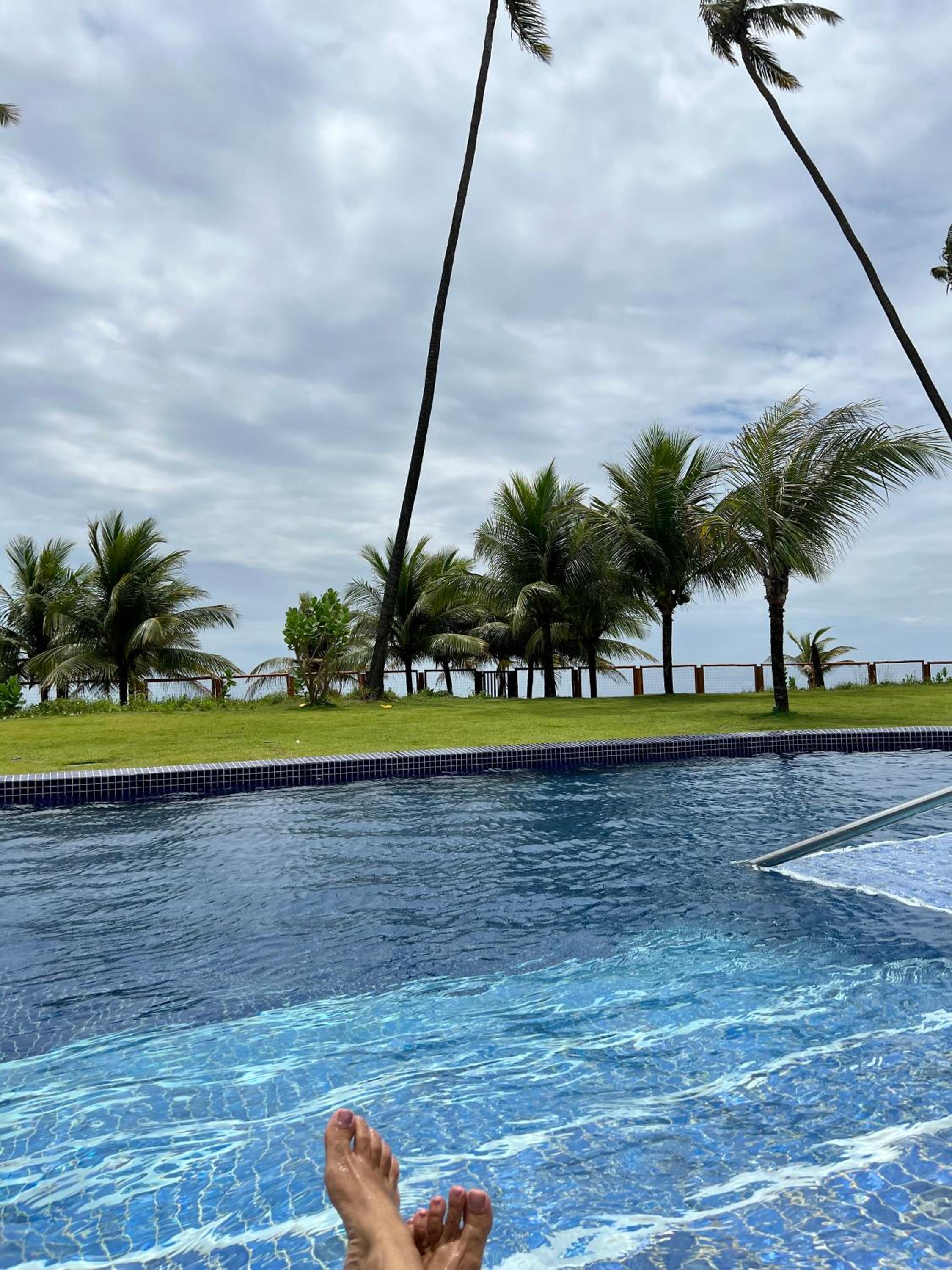 Apto novo Imperia Lounge pé-na-areia Itacimirim