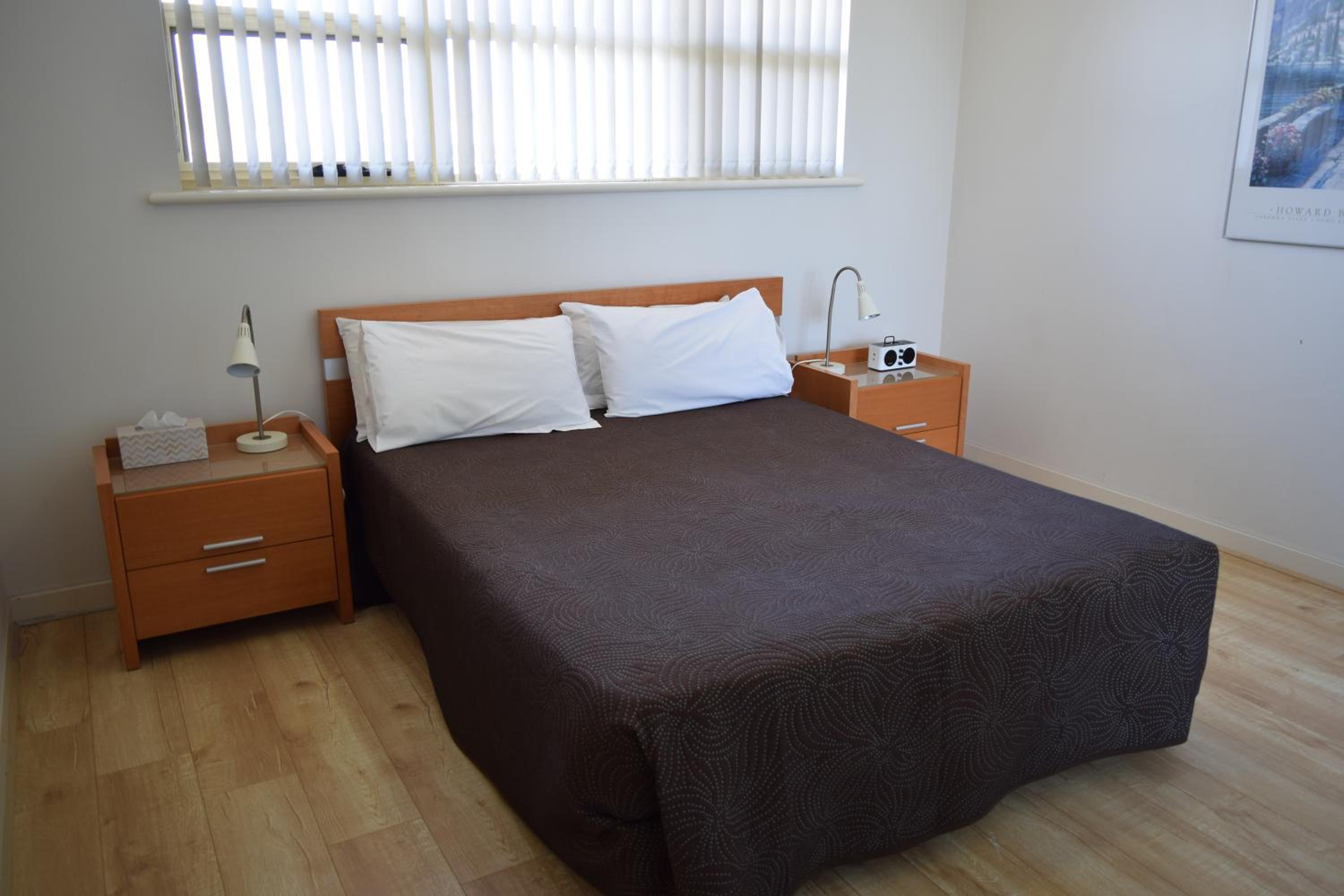 Glenelg Holiday Apartments - Corfu 200 meters to the beach Free Parking
