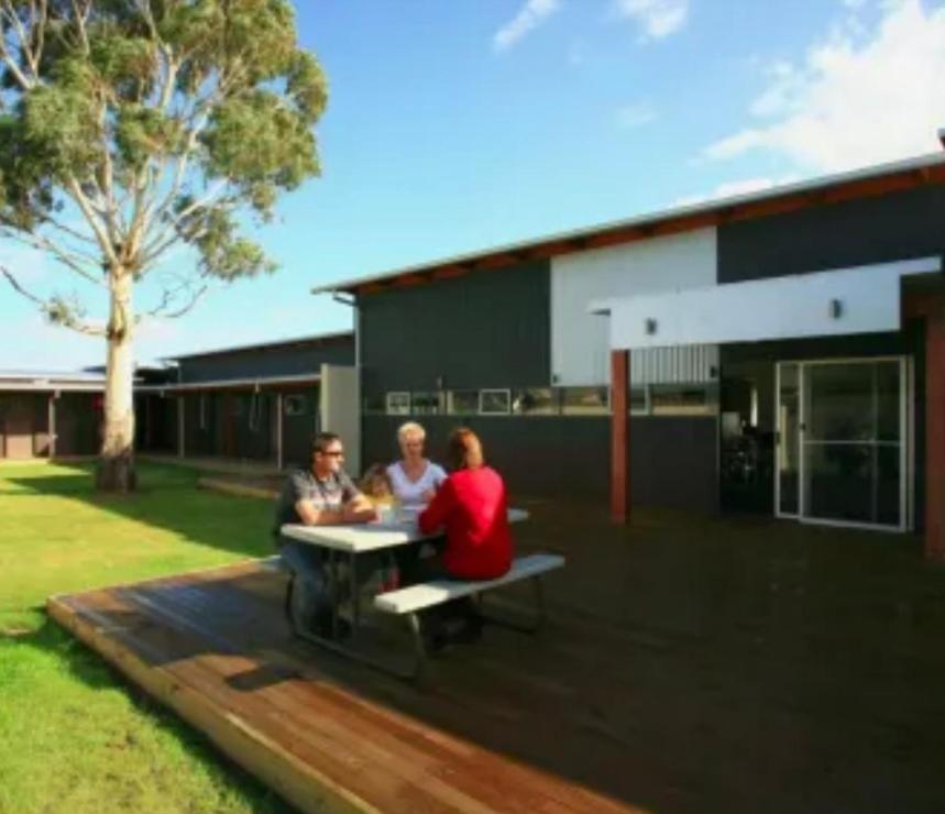 Swansea Backpackers