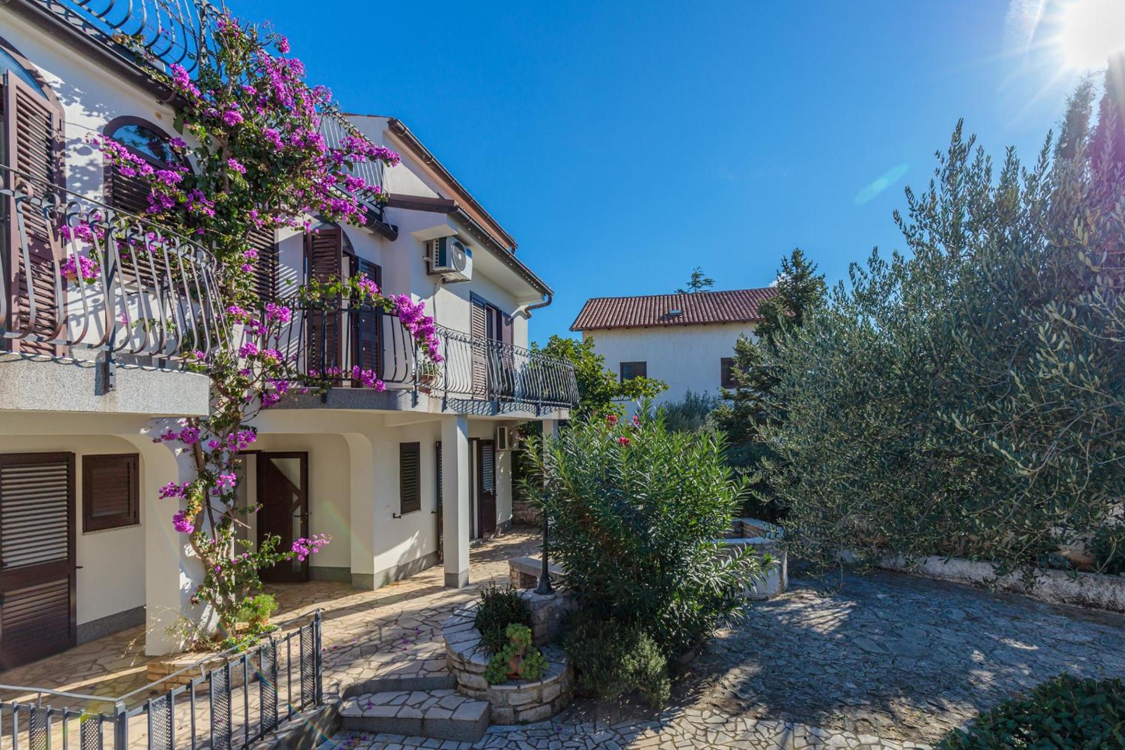 Guest House Jolanda view 4