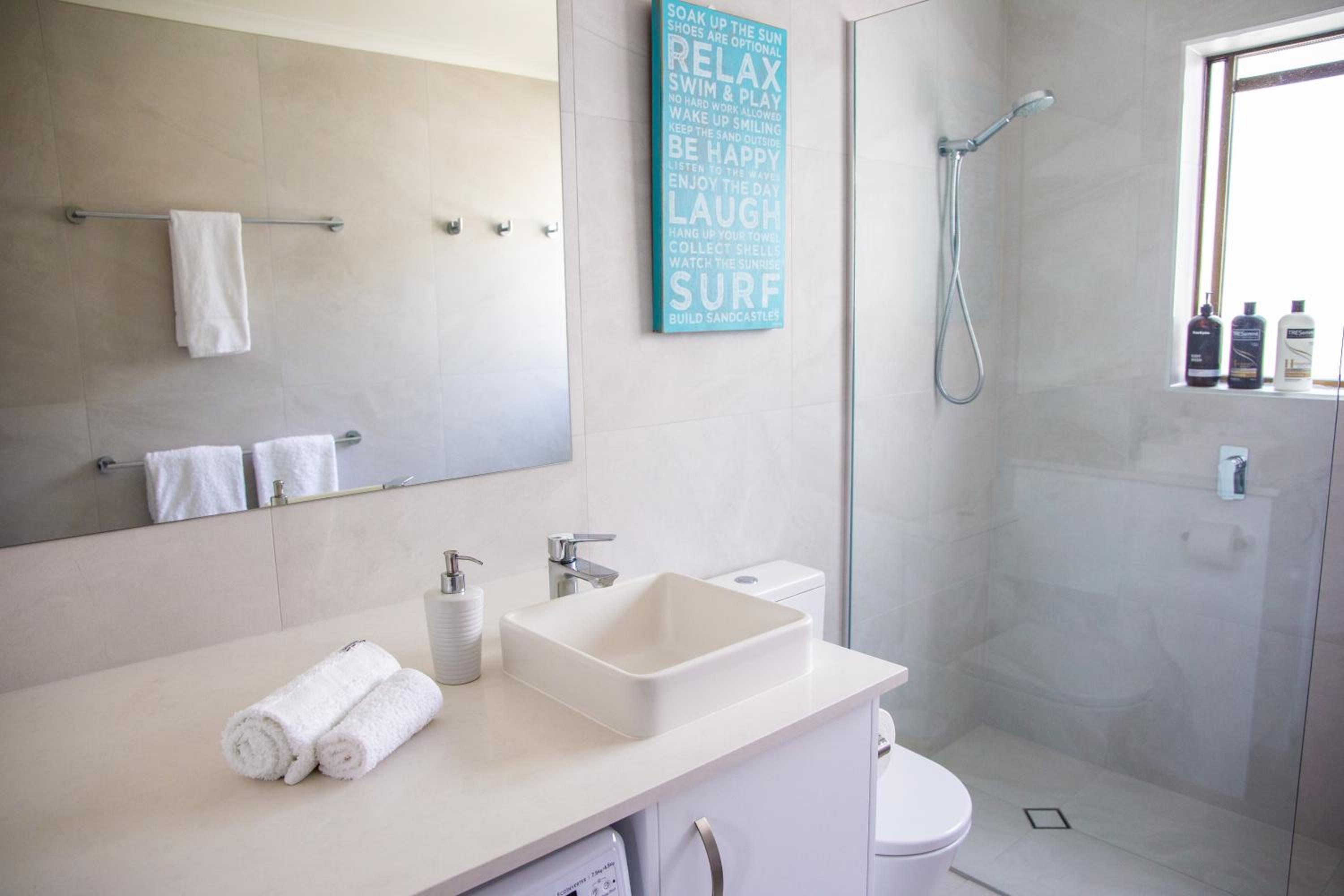 Noosaville Vacations - 2 Bedroom Renovated Townhouse, Walk to Noosa River - Property Image 15